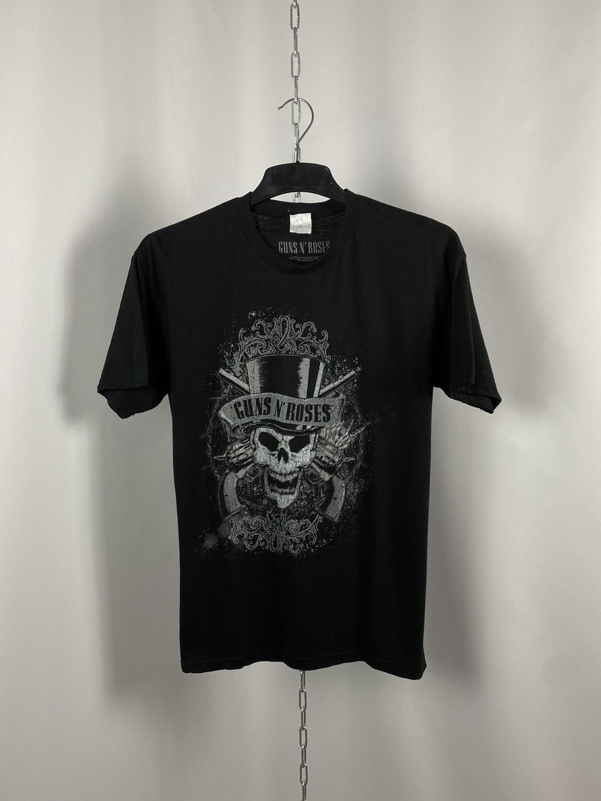 Guns N' Roses Guns n Roses band tee rock tee big logo T-shirts size M Size US M / EU 48-50 / 2 - 1 Thumbnail