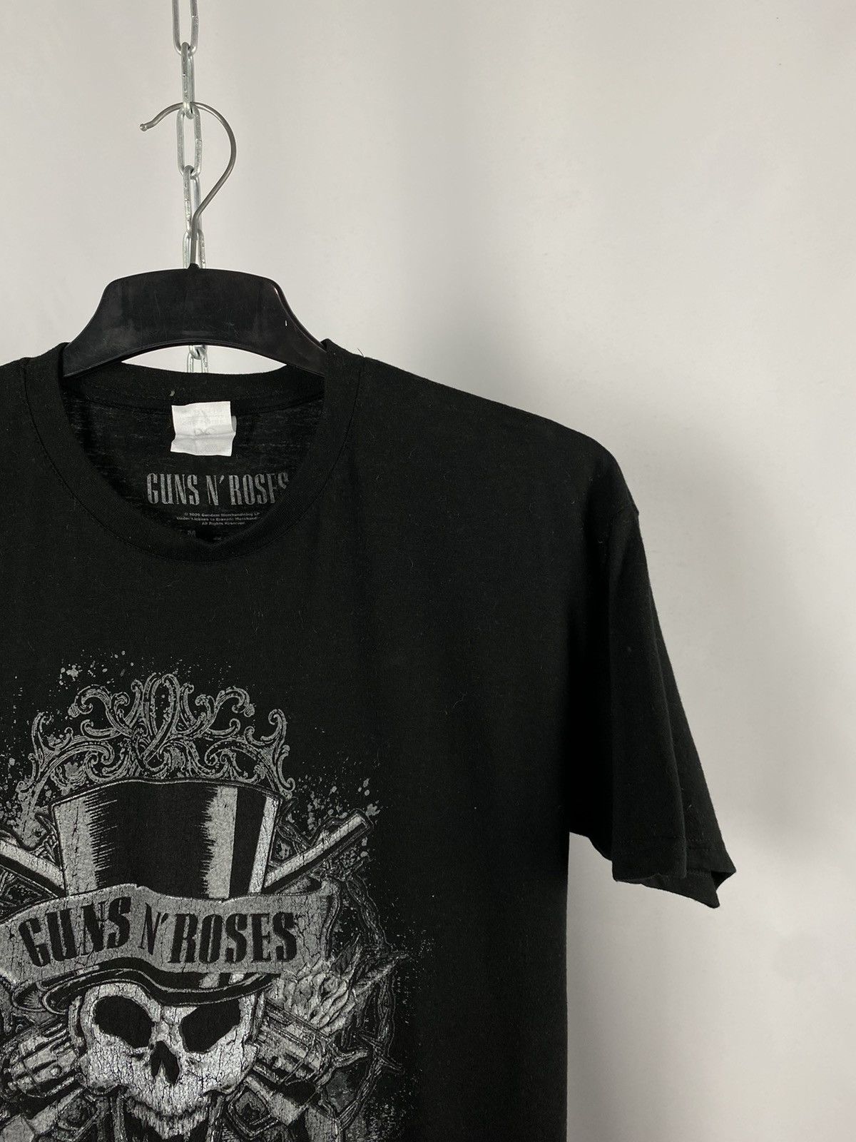 Guns N' Roses Guns n Roses band tee rock tee big logo T-shirts size M Size US M / EU 48-50 / 2 - 2 Thumbnail