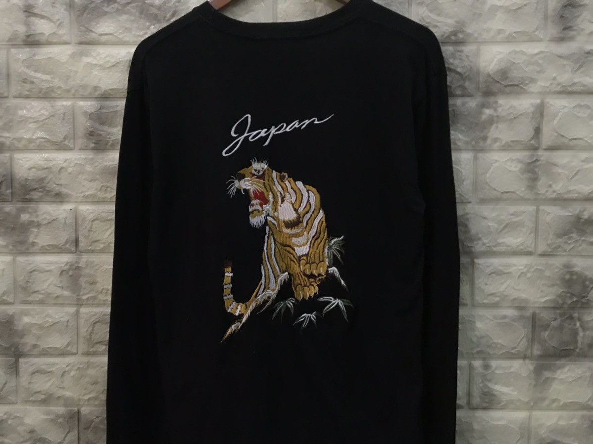 Japanese Brand Vintage Sukajan Tiger Embroidery Logo T-Shirt Size US L / EU 52-54 / 3 - 1 Thumbnail
