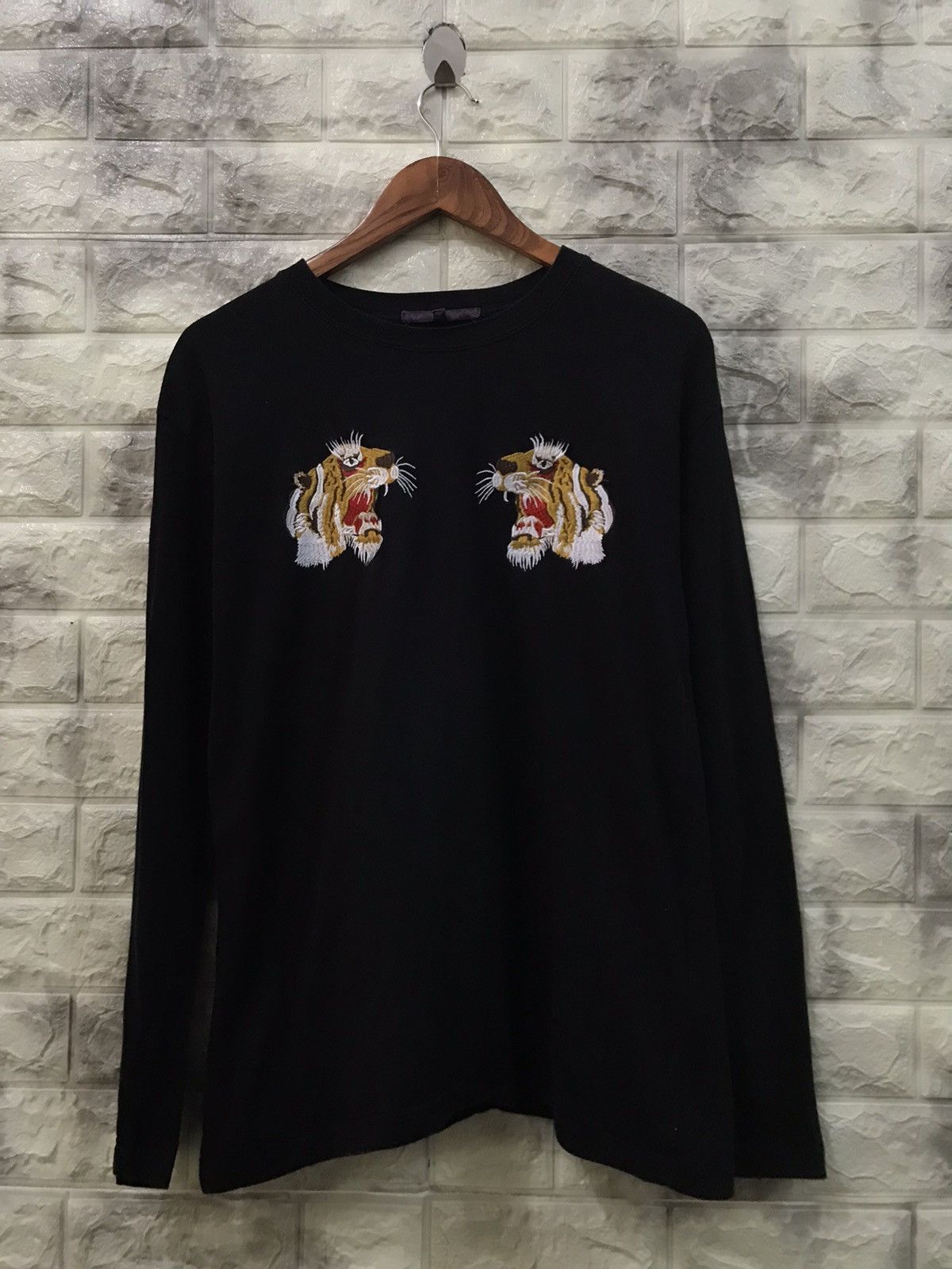 Japanese Brand Vintage Sukajan Tiger Embroidery Logo T-Shirt Size US L / EU 52-54 / 3 - 2 Thumbnail