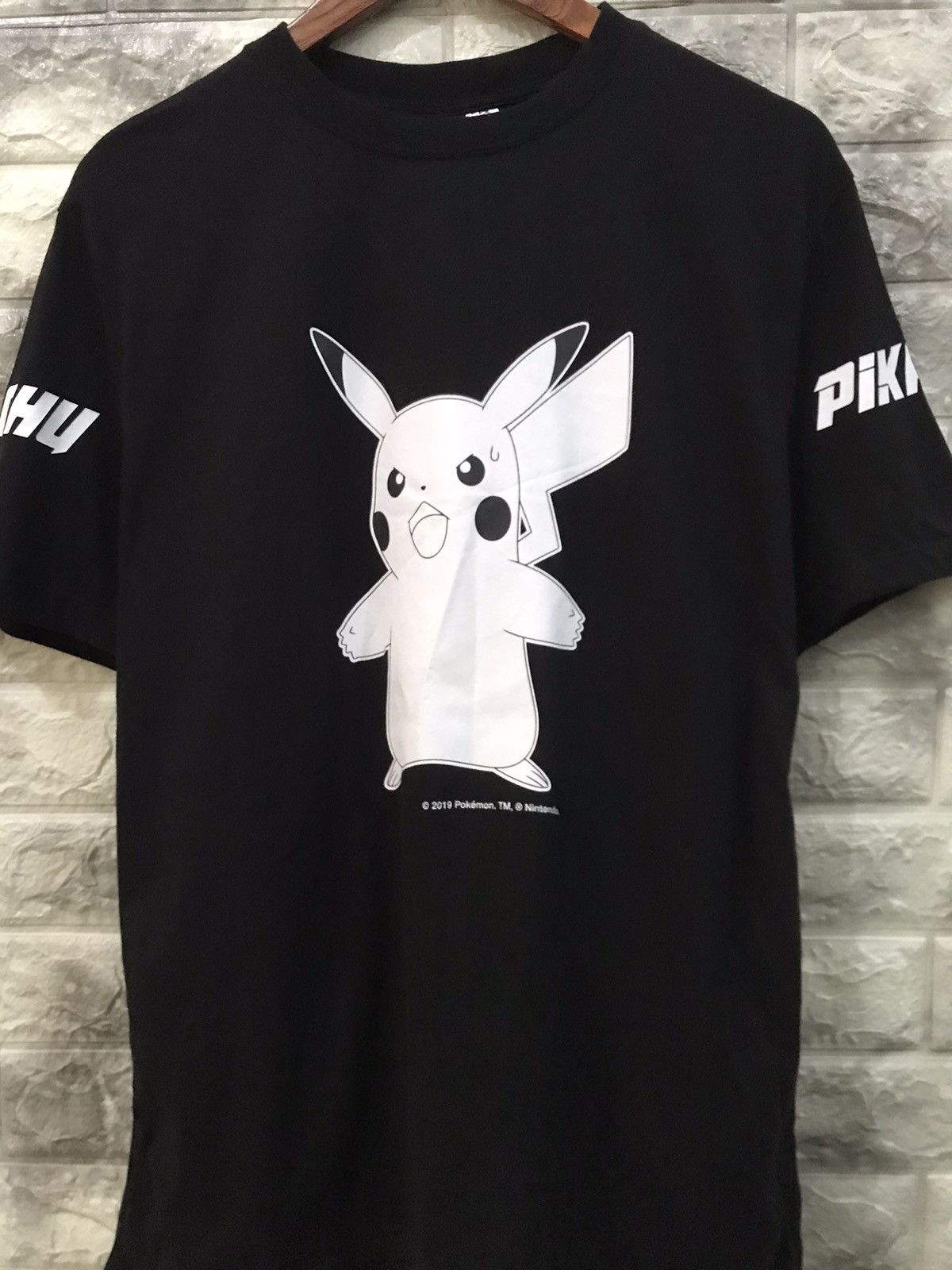 H&M × Nintendo H&M + Nintendo Pikachu Logo T-Shirt Size US S / EU 44-46 / 1 - 4 Thumbnail