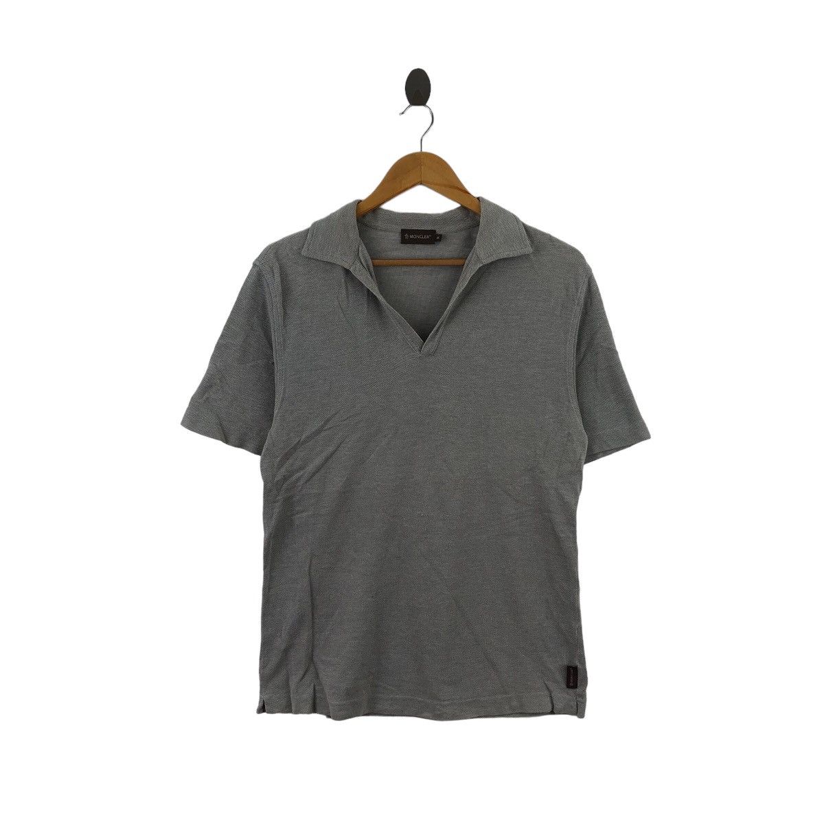 Moncler MONCLER PARIS V-Neck Collar Gray Japan T-Shirts Size US M / EU 48-50 / 2 - 1 Thumbnail