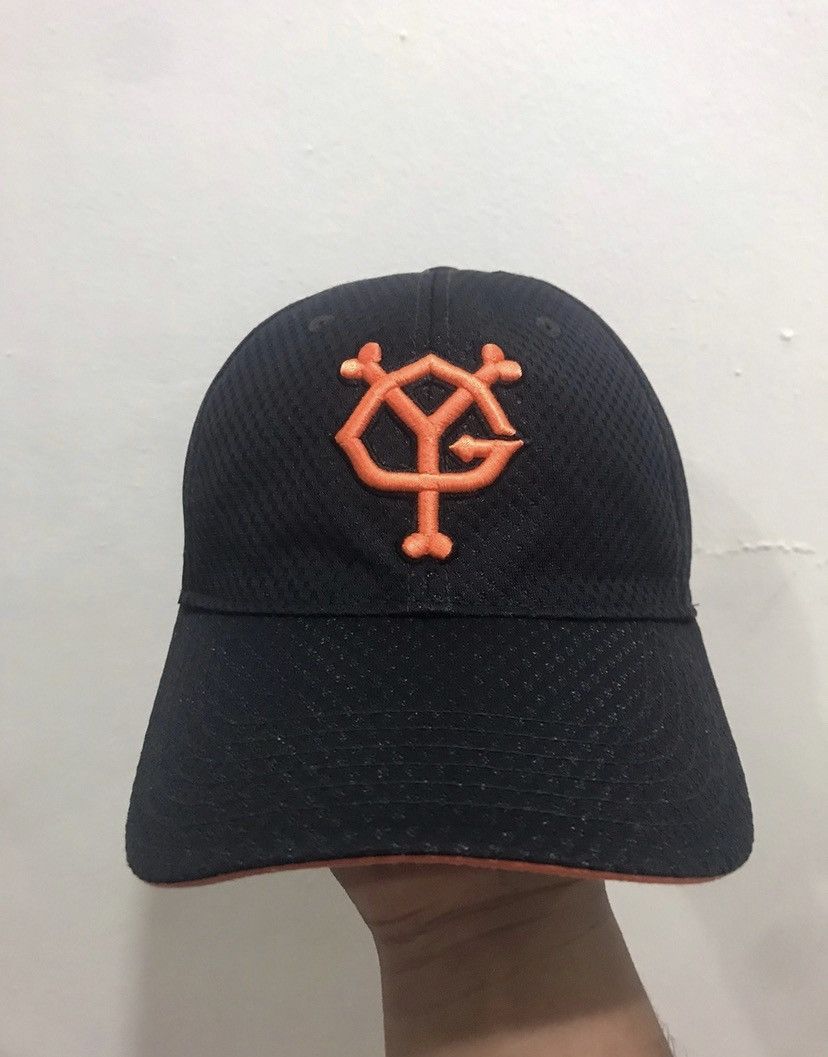 Adidas VTG Adidas Yomiuri Giants Dri Fit Velcro Hat Size ONE SIZE - 2 Thumbnail