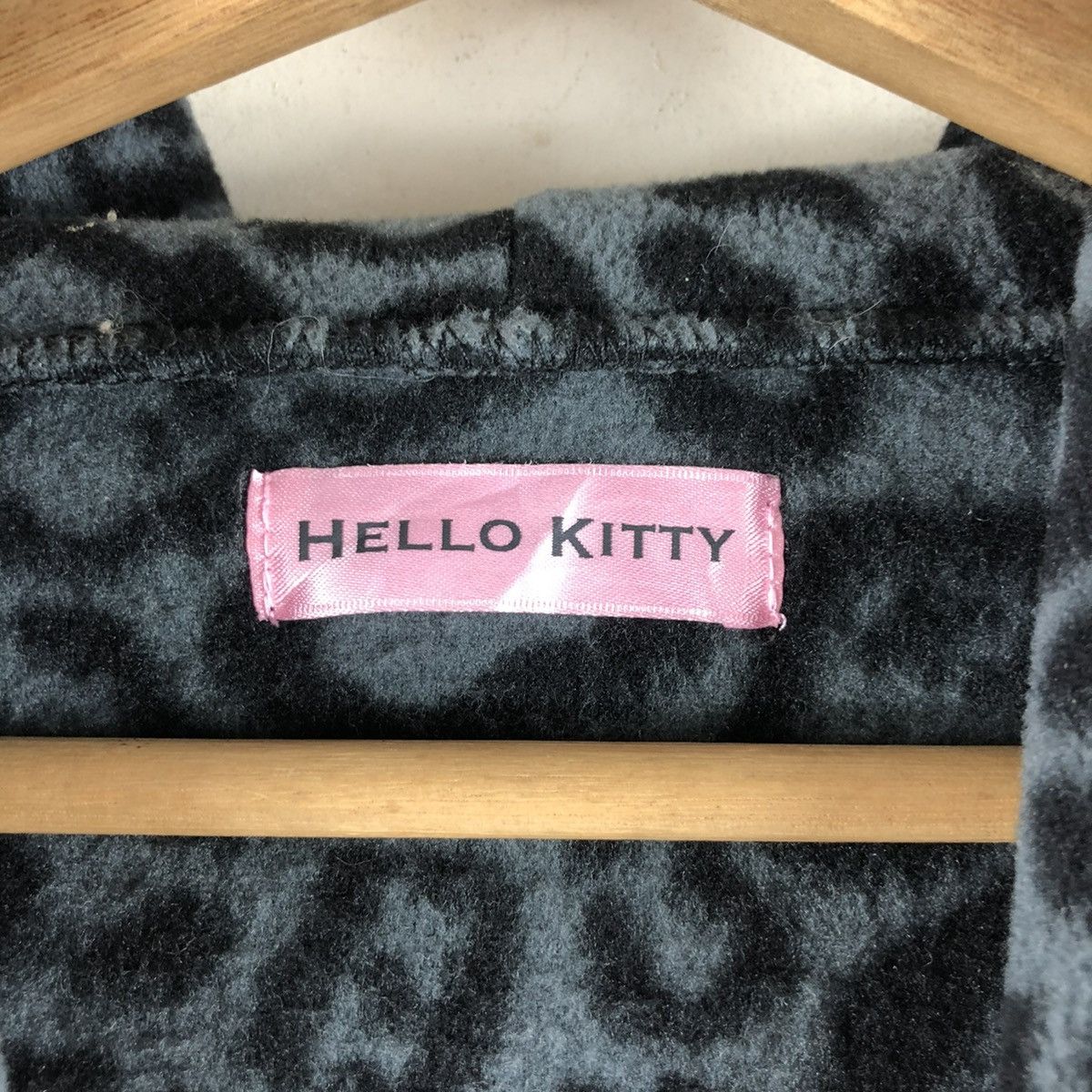 Japanese Brand Hello Kitty Collectible Embroidery Logo Gothstyle Robe Size L / US 10 / IT 46 - 5 Thumbnail