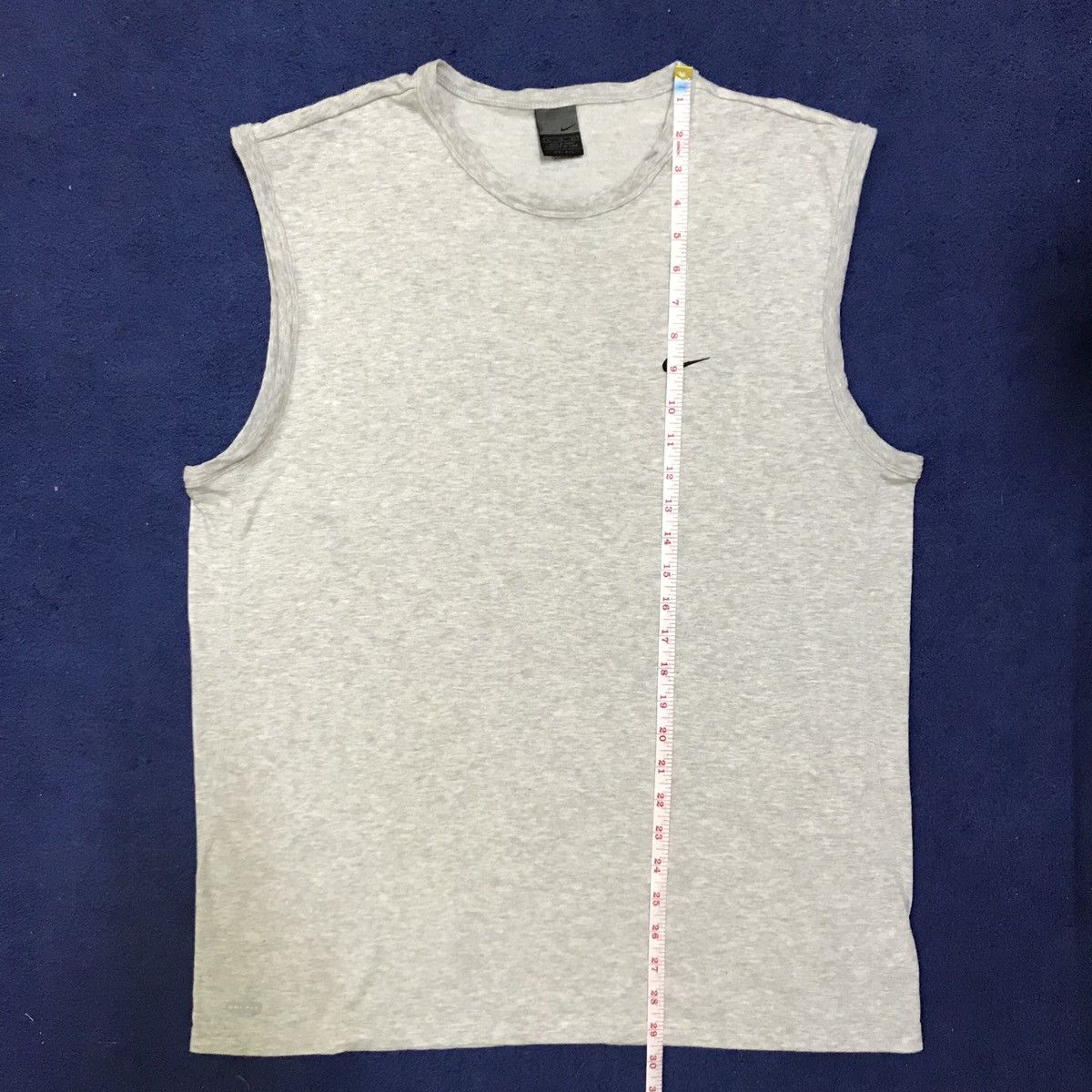 Nike Vintage nike swoosh embroiderylogosmall early 00s sleeveless Size US L / EU 52-54 / 3 - 9 Thumbnail