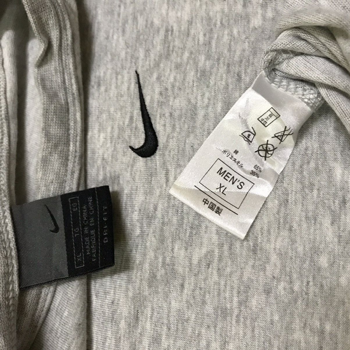 Nike Vintage nike swoosh embroiderylogosmall early 00s sleeveless Size US L / EU 52-54 / 3 - 7 Thumbnail