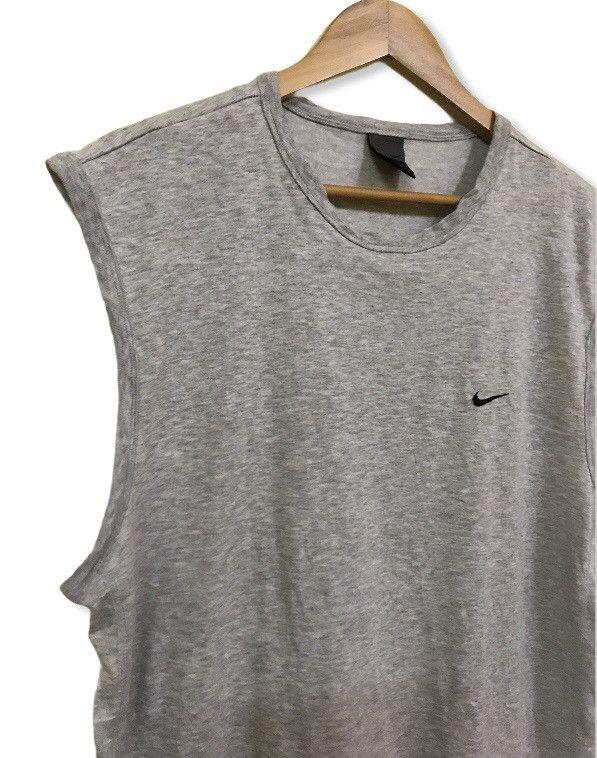 Nike Vintage nike swoosh embroiderylogosmall early 00s sleeveless Size US L / EU 52-54 / 3 - 4 Thumbnail