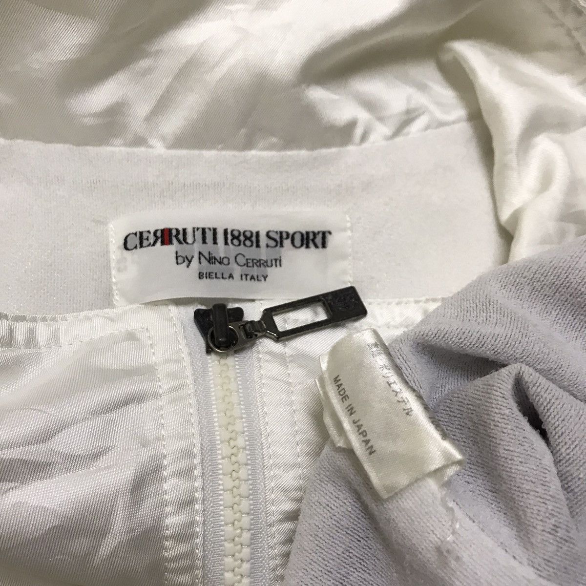 Cerruti 1881 × Vintage Vintage 90s cerruti sport embroidery biglogo jacket vests Size US XL / EU 56 / 4 - 8 Thumbnail