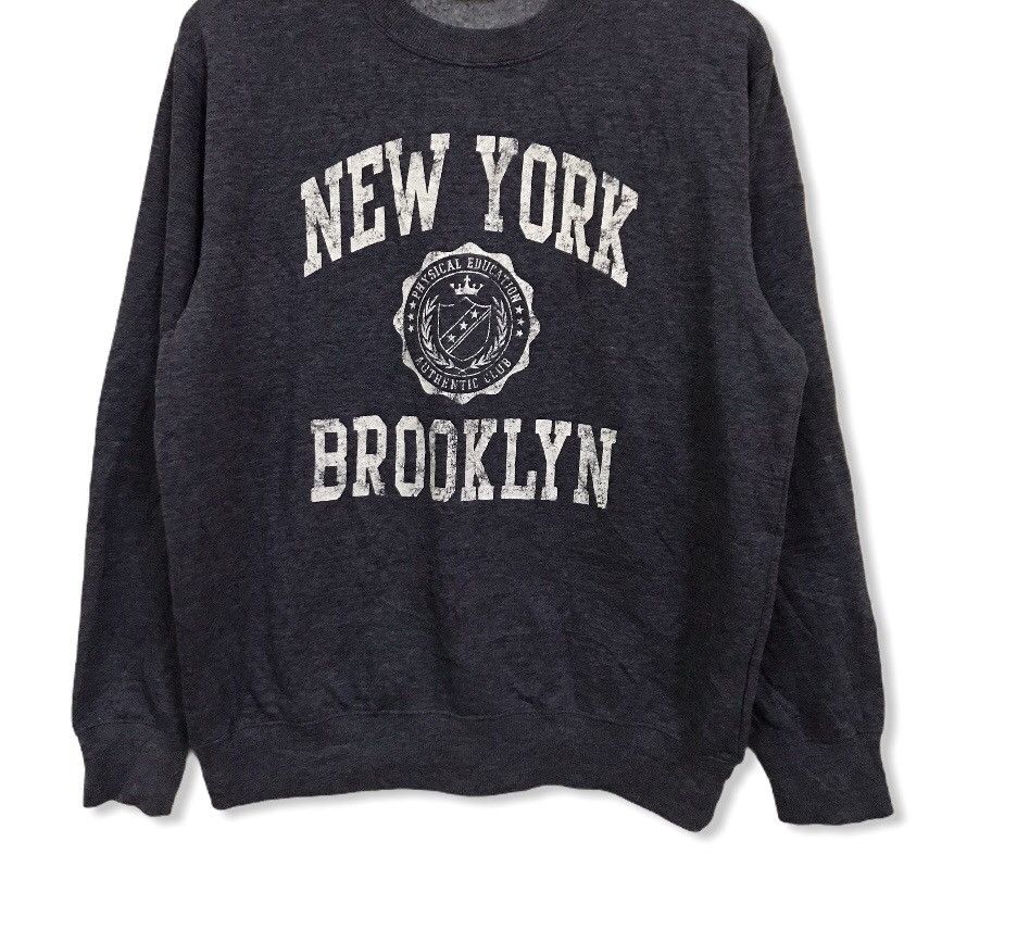 Brooklyn Clothing Pysical education authentic club newyork broklyn biglogo Size US M / EU 48-50 / 2 - 3 Thumbnail