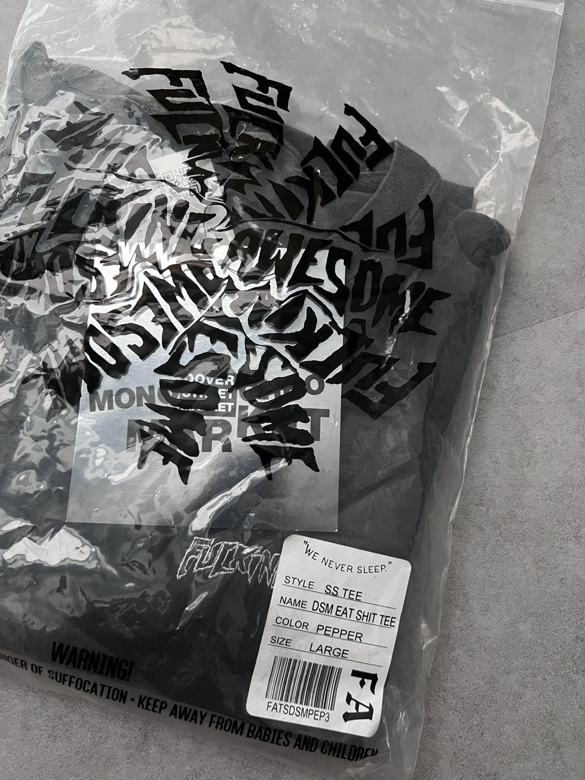 Dover Street Market × Fucking Awesome DSM Eat Shit Tee (L) Size US L / EU 52-54 / 3 - 3 Thumbnail