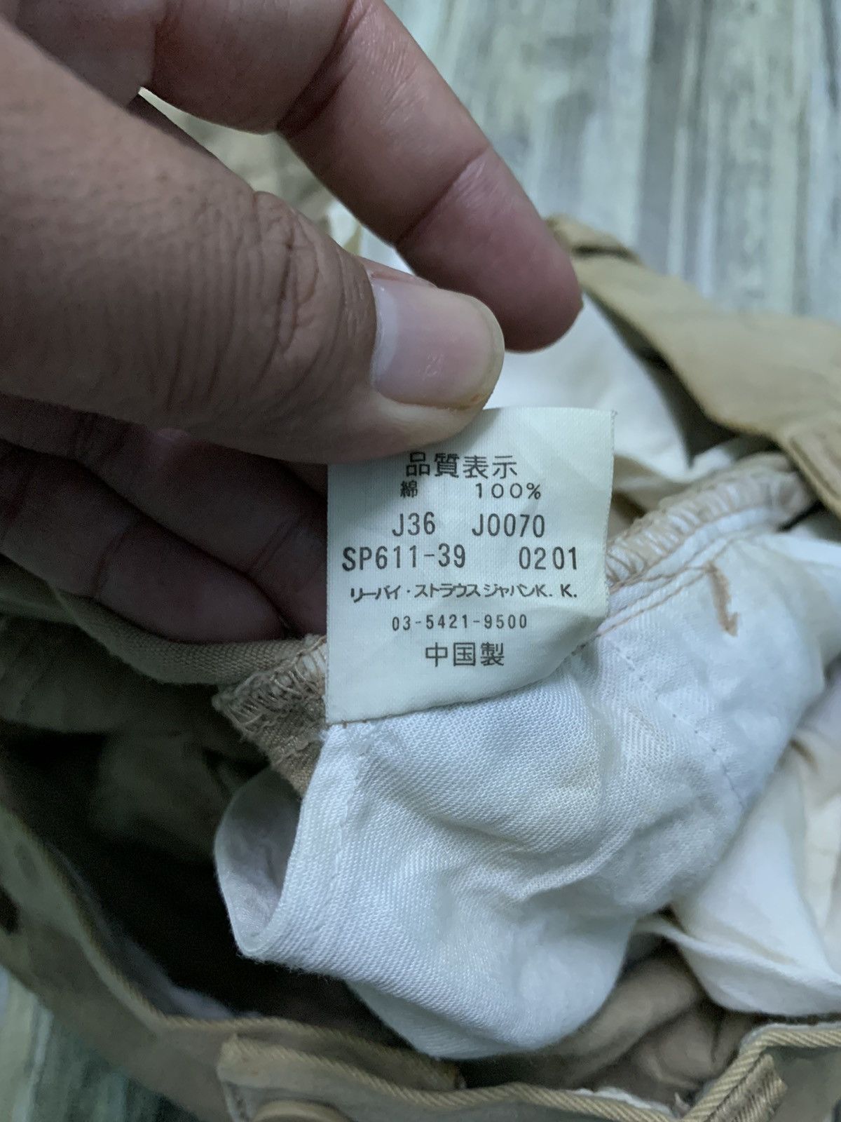 Japanese Brand × Levi's × Vintage Nice Vintage Levi’s Red Tab Chinos Cargo Short Pants Size US 32 / EU 48 - 11 Thumbnail