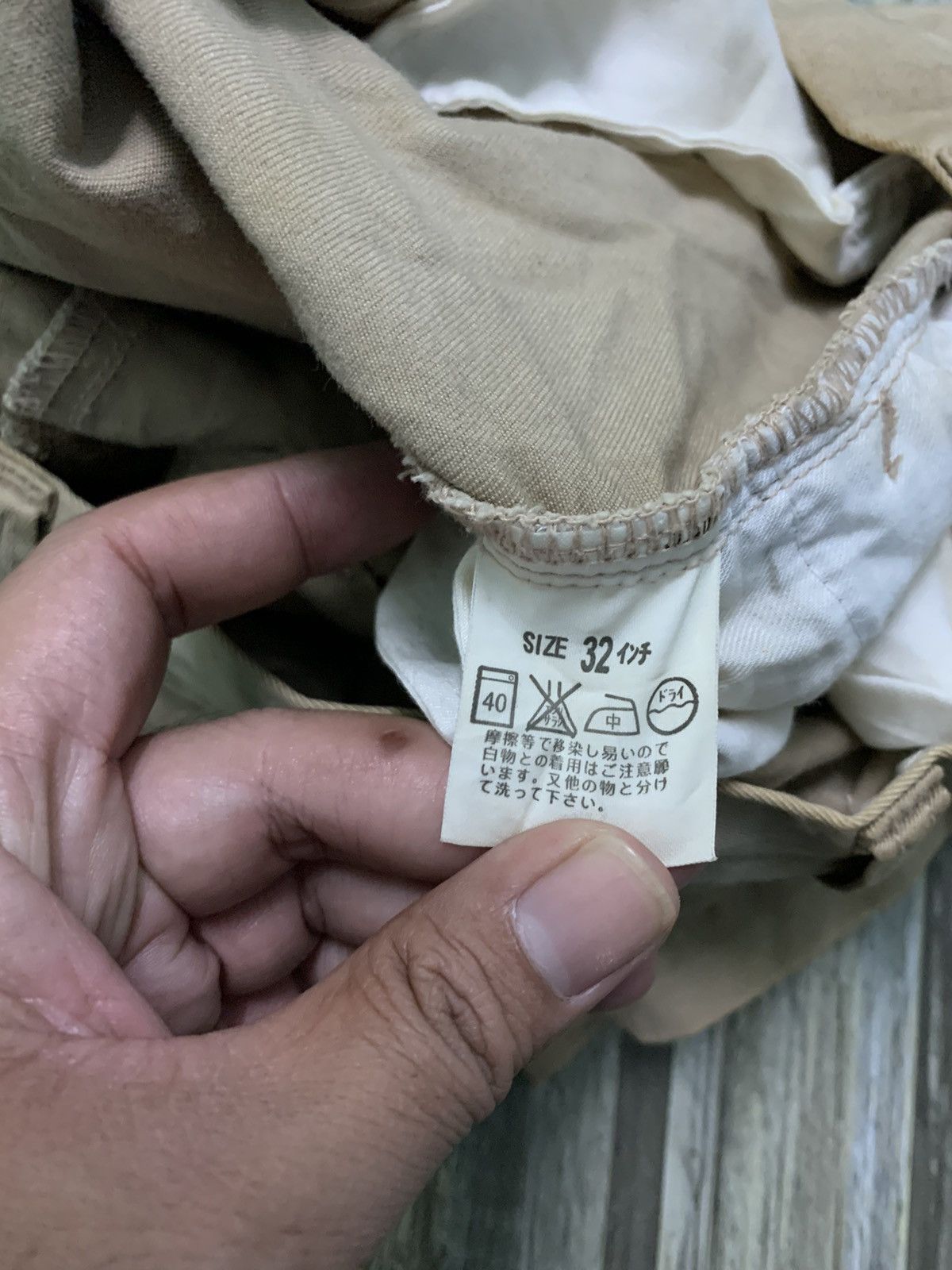 Japanese Brand × Levi's × Vintage Nice Vintage Levi’s Red Tab Chinos Cargo Short Pants Size US 32 / EU 48 - 10 Thumbnail