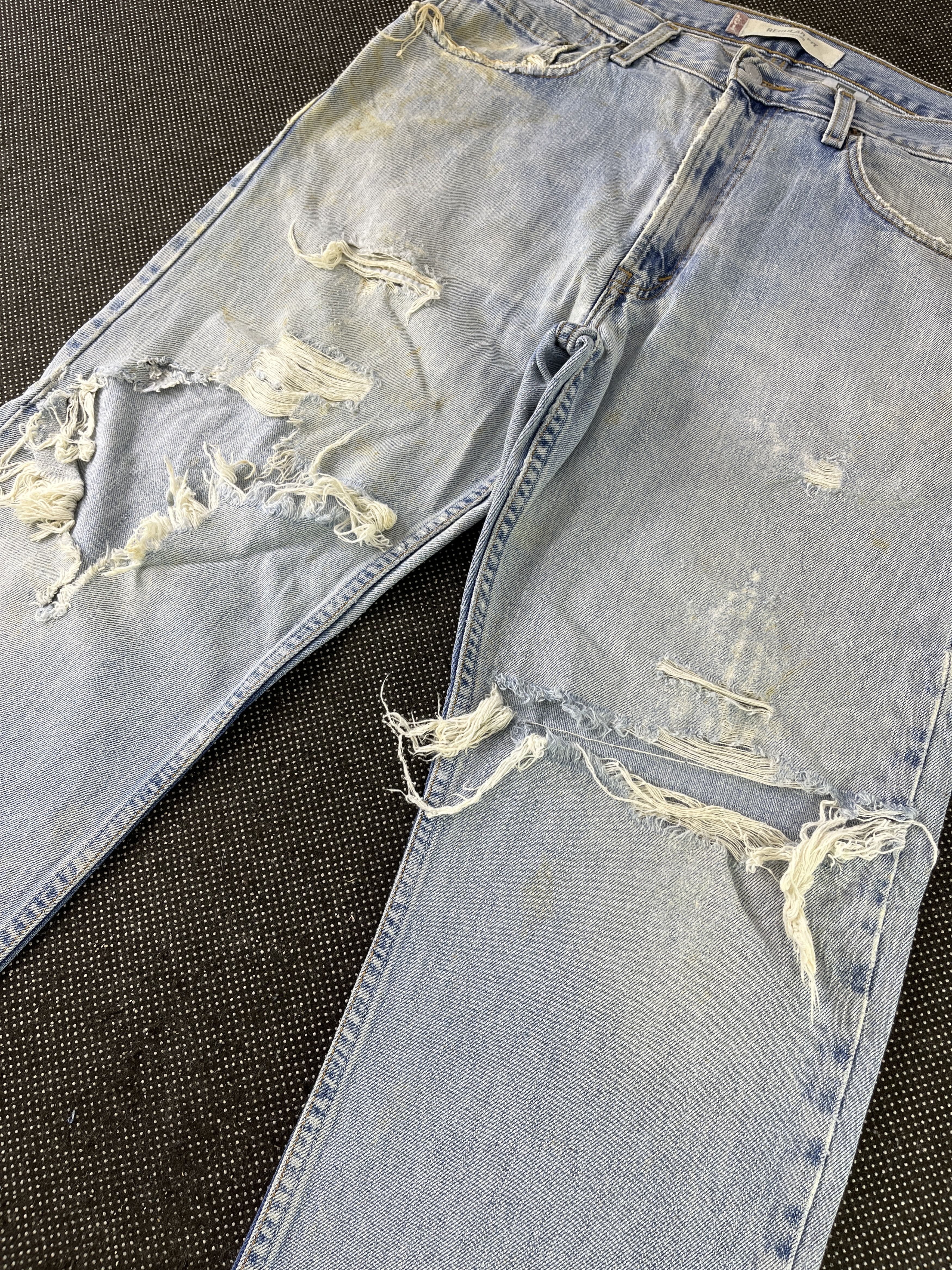 Levi's Vintage Levi’s 505 Thrashed Ripped Jeans - J320 Size US 34 / EU 50 - 5 Thumbnail