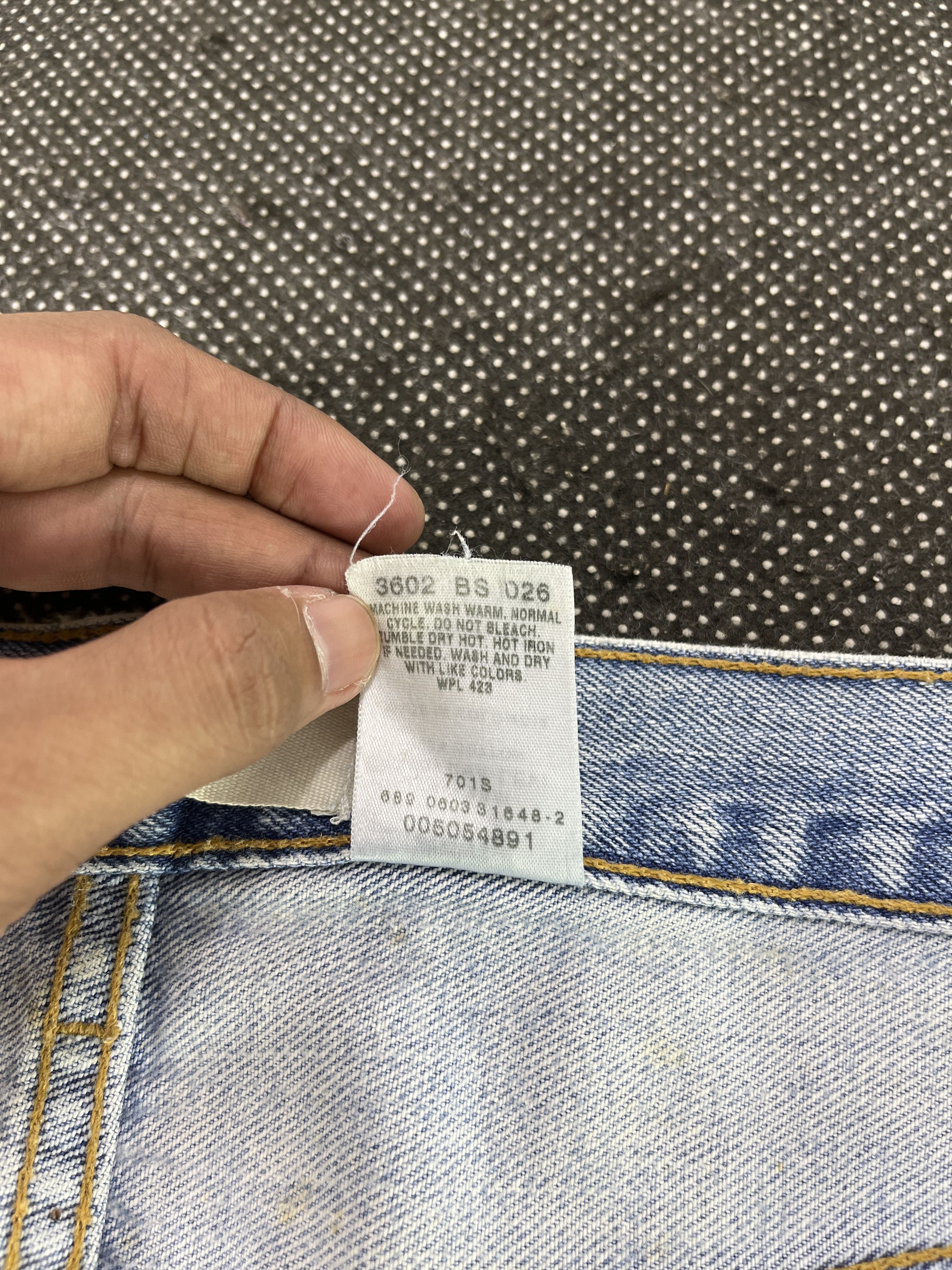 Levi's Vintage Levi’s 505 Thrashed Ripped Jeans - J320 Size US 34 / EU 50 - 9 Thumbnail