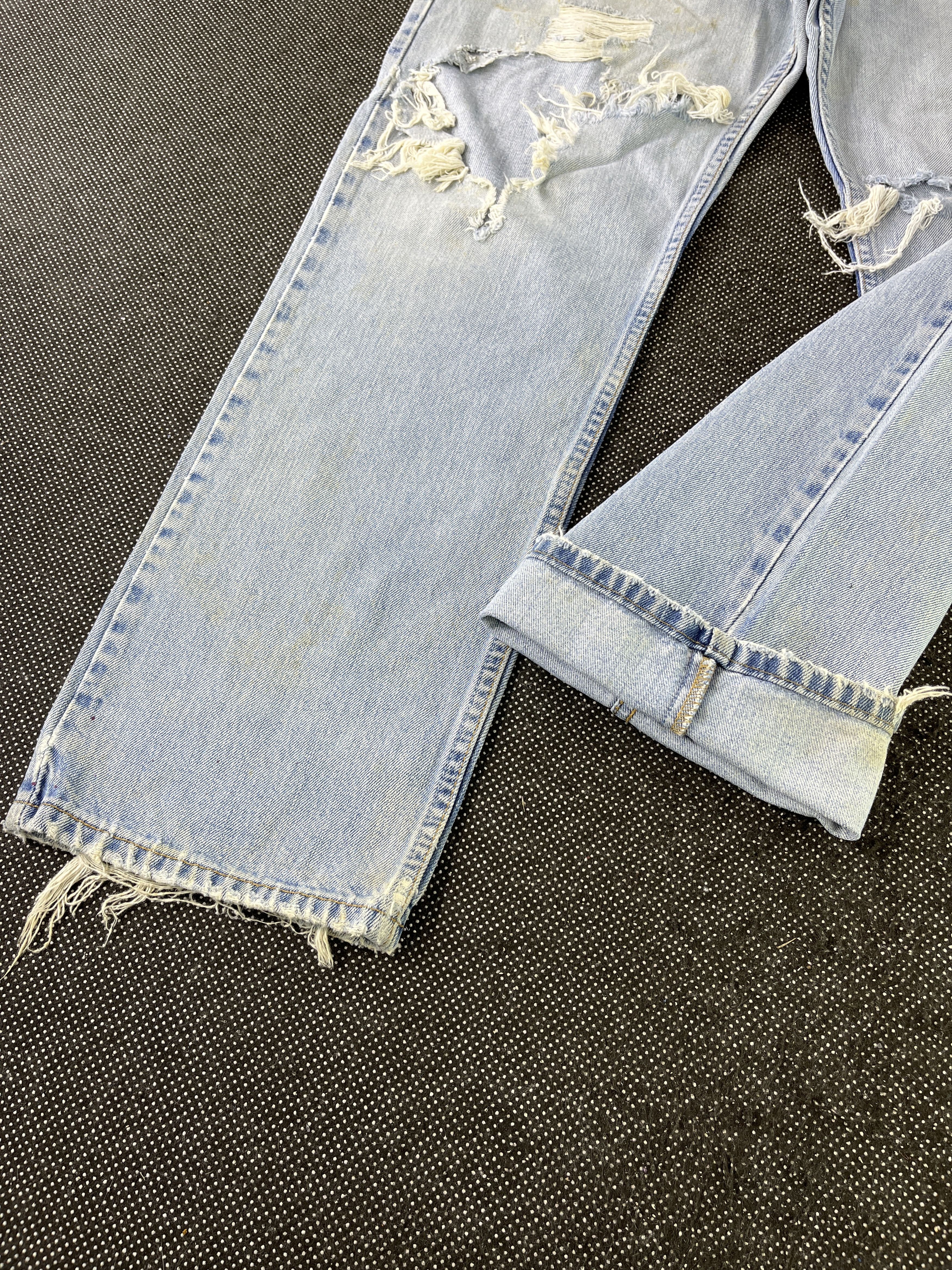 Levi's Vintage Levi’s 505 Thrashed Ripped Jeans - J320 Size US 34 / EU 50 - 6 Thumbnail
