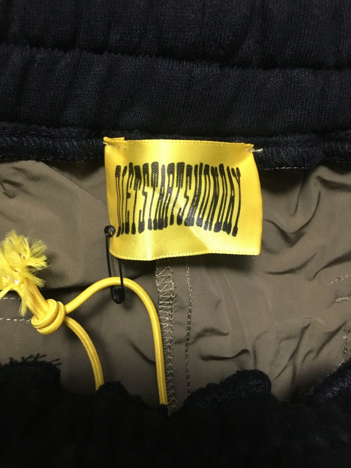 Diet Starts Monday Diet Starts Monday DSM Nylon Skinny Cargo Pants Beluga Size US 34 / EU 50 - 15 Thumbnail