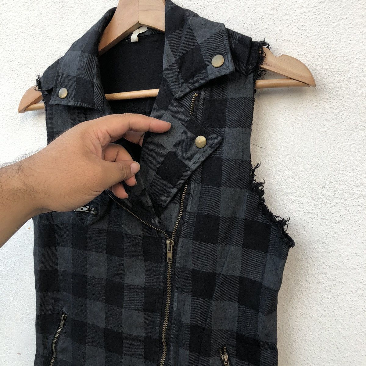 Japanese Brand RARE TARTAN DESIGN VEST JAPANESE BRAND Size US M / EU 48-50 / 2 - 5 Thumbnail
