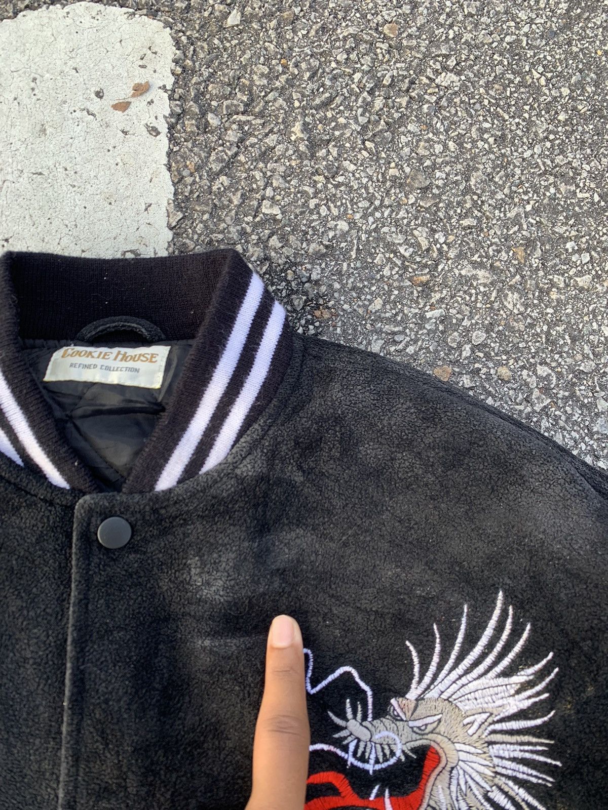 Vintage 🐲Vtg THRASHED COOKIE HOUSE EMBROIDERY DRAGON VARSITY JACKET Size US M / EU 48-50 / 2 - 6 Thumbnail