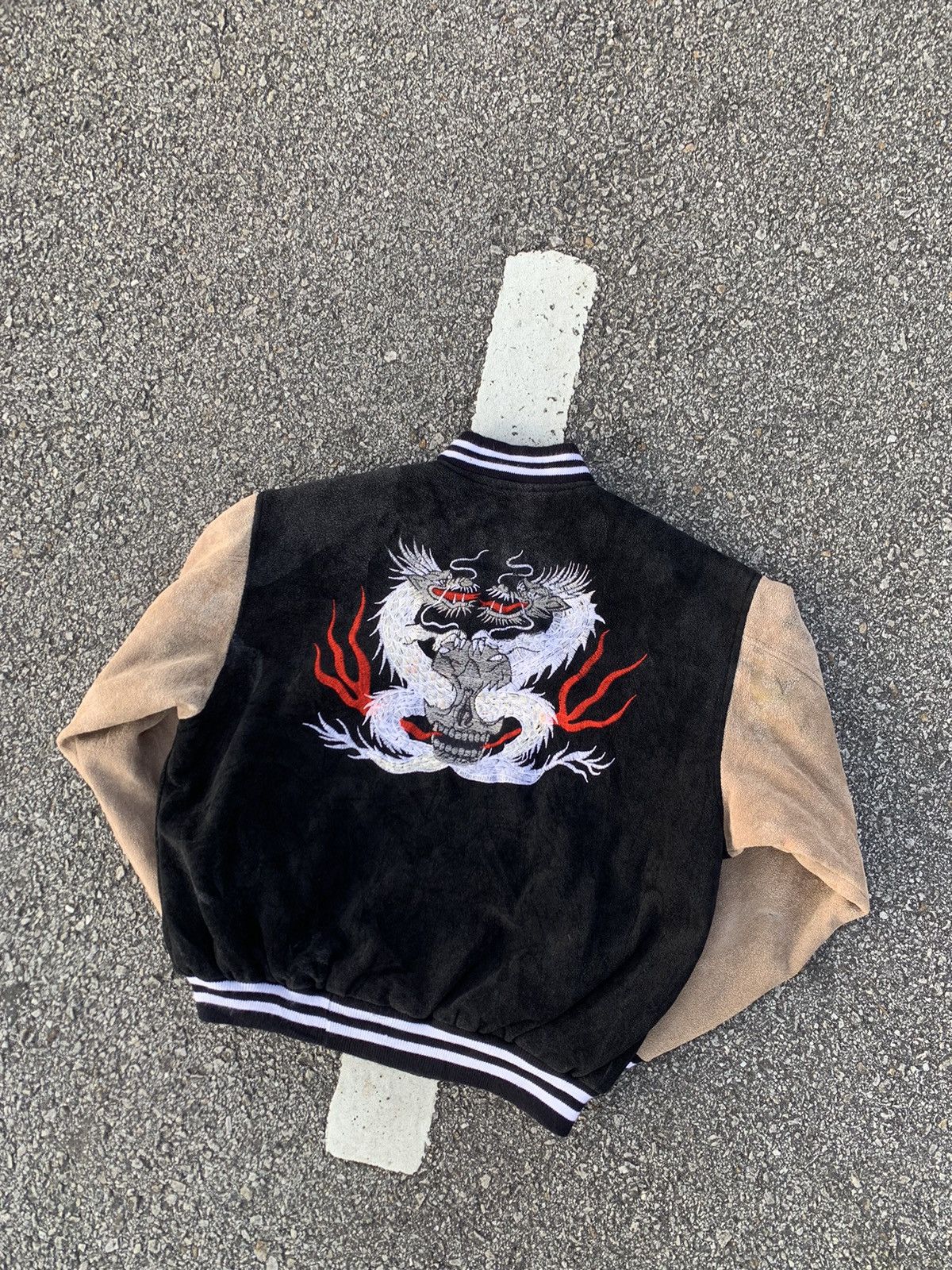 Vintage 🐲Vtg THRASHED COOKIE HOUSE EMBROIDERY DRAGON VARSITY JACKET Size US M / EU 48-50 / 2 - 5 Thumbnail