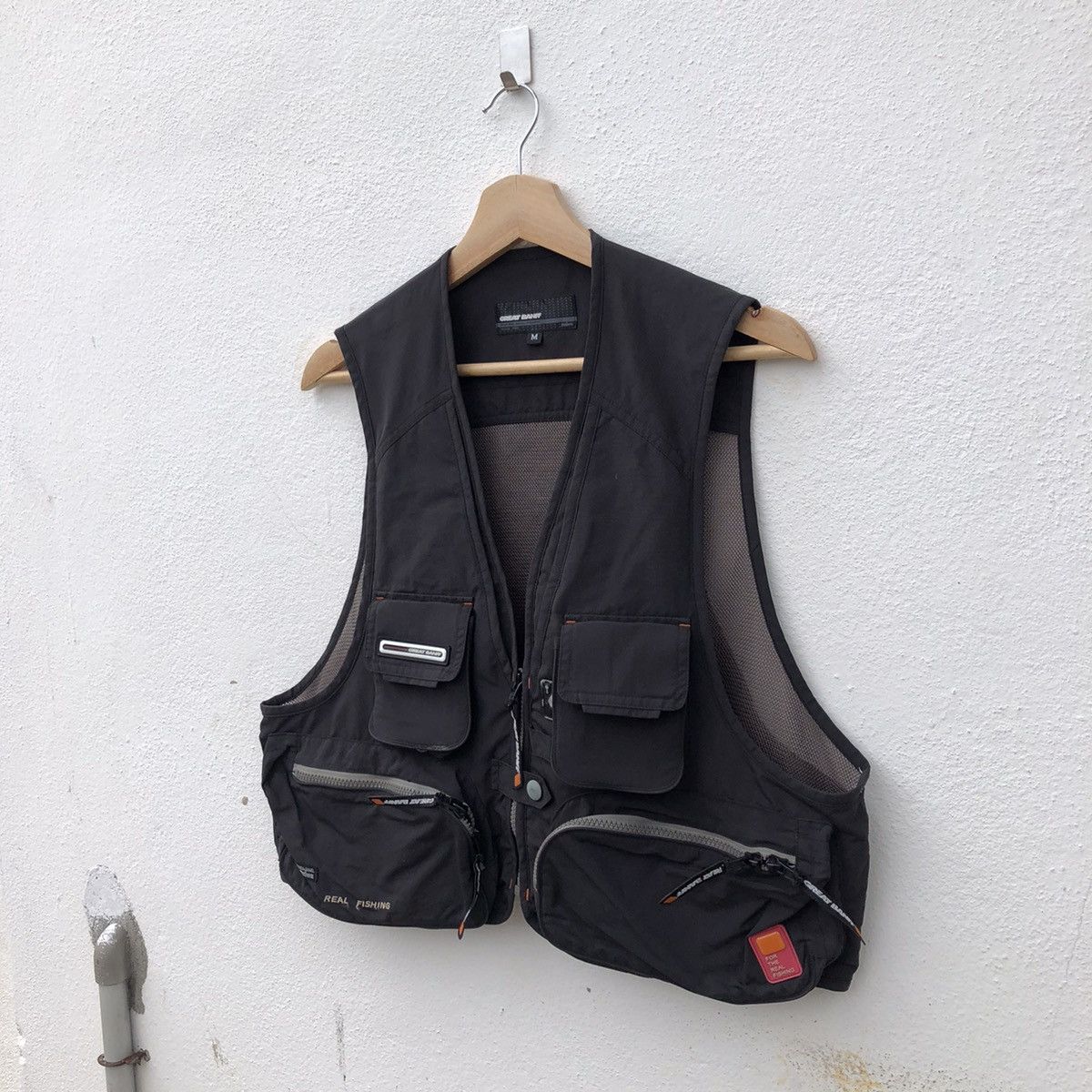 Japanese Brand GREATBANFF FOR THE REAL FISHING TANK TOP MULTI POCKET DAIWA Size US M / EU 48-50 / 2 - 2 Thumbnail
