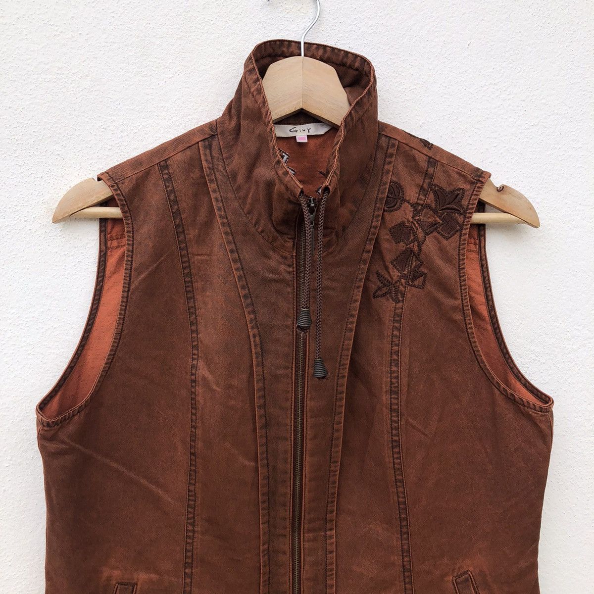 Japanese Brand VINTAGE DESIGN JAPANESE BRAND GIVY TOP TANK VEST Size US M / EU 48-50 / 2 - 3 Thumbnail