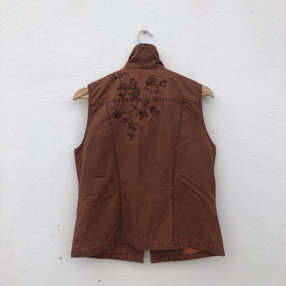 Japanese Brand VINTAGE DESIGN JAPANESE BRAND GIVY TOP TANK VEST Size US M / EU 48-50 / 2 - 6 Thumbnail