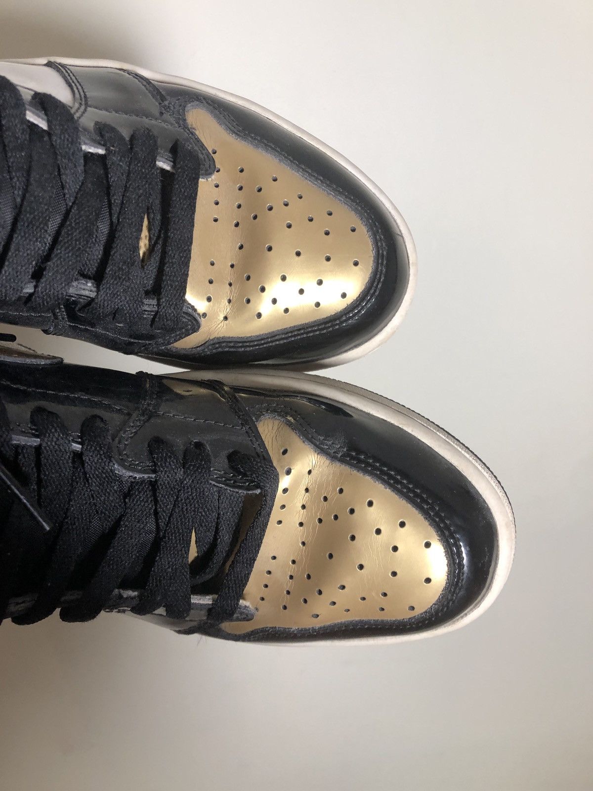 Jordan Brand × Nike Nike/Air Jordan 1 Retro High OG NRG - Gold Toe Size US 10 / EU 43 - 4 Thumbnail