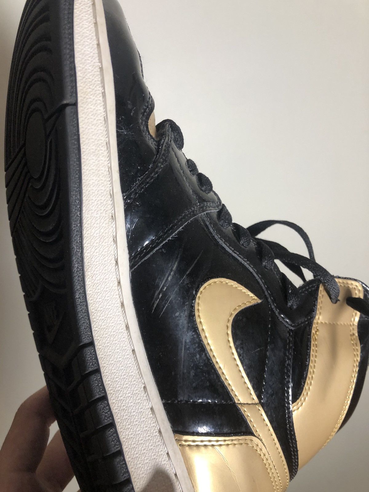 Jordan Brand × Nike Nike/Air Jordan 1 Retro High OG NRG - Gold Toe Size US 10 / EU 43 - 11 Thumbnail