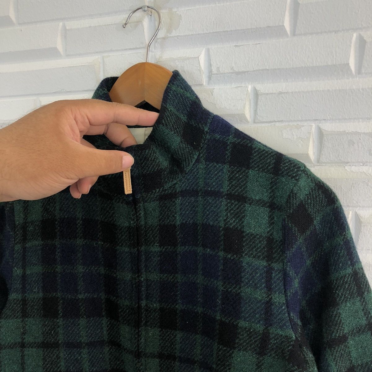 Harris Tweed VINTAGE CROPPED WOOL JACKET TARTAN DESIGN HARRIS TWEED Size US M / EU 48-50 / 2 - 5 Thumbnail