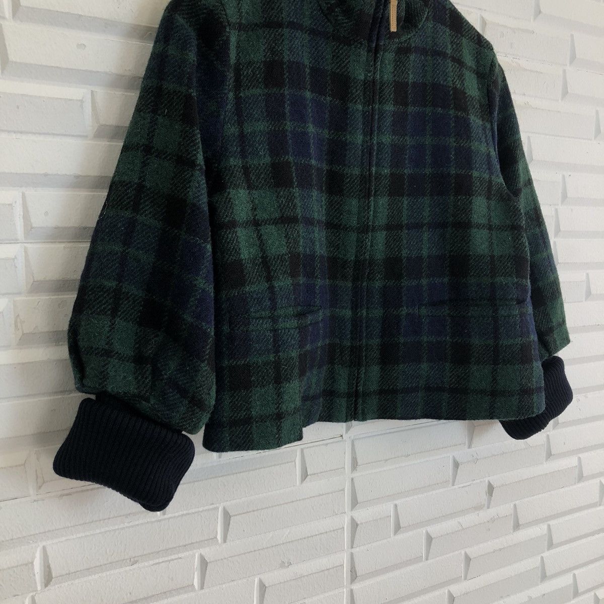 Harris Tweed VINTAGE CROPPED WOOL JACKET TARTAN DESIGN HARRIS TWEED Size US M / EU 48-50 / 2 - 4 Thumbnail