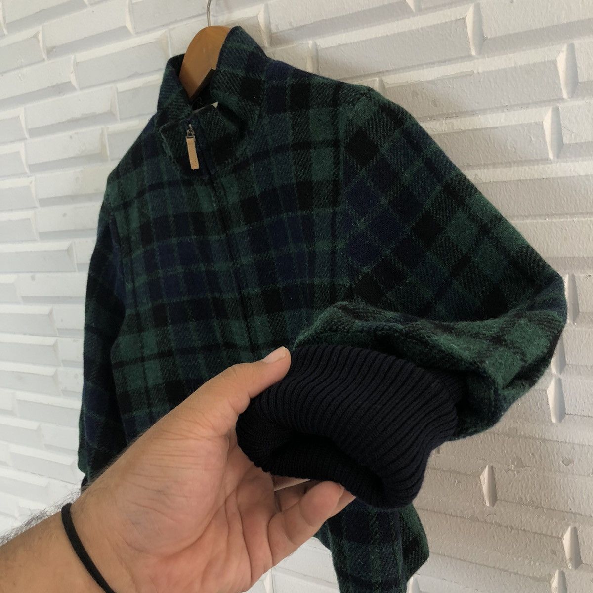 Harris Tweed VINTAGE CROPPED WOOL JACKET TARTAN DESIGN HARRIS TWEED Size US M / EU 48-50 / 2 - 6 Thumbnail