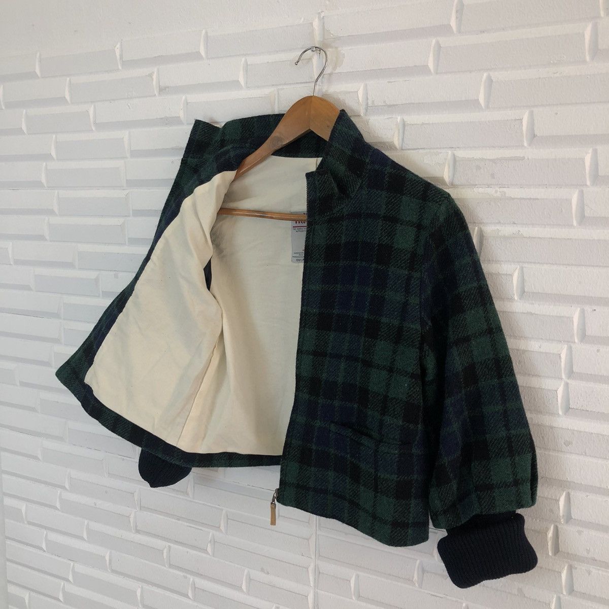 Harris Tweed VINTAGE CROPPED WOOL JACKET TARTAN DESIGN HARRIS TWEED Size US M / EU 48-50 / 2 - 11 Thumbnail