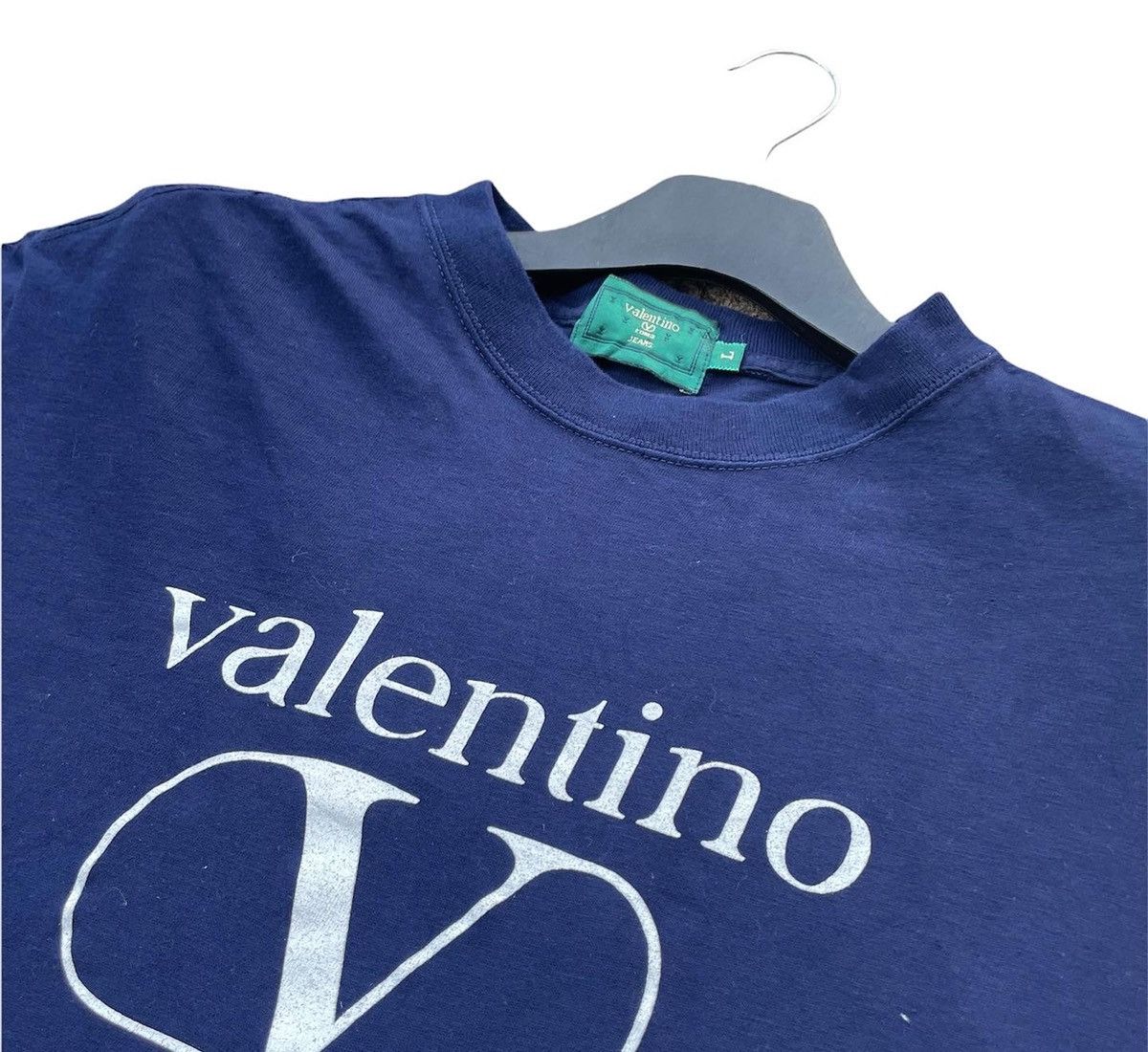 Designer Vintage Valentino Spellout Logo Tshirt Size US XL / EU 56 / 4 - 4 Thumbnail