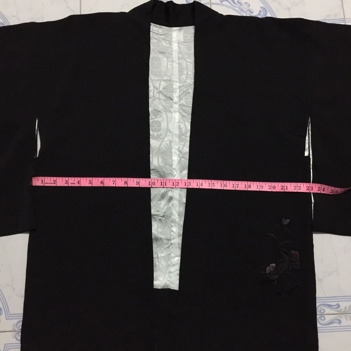 Japanese Brand Kimono Traditional Flowers Design Size US XL / EU 56 / 4 - 12 Thumbnail