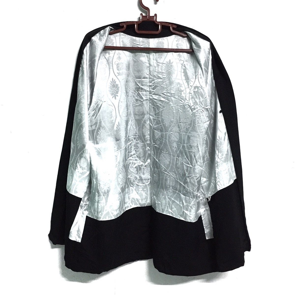 Japanese Brand Kimono Traditional Flowers Design Size US XL / EU 56 / 4 - 8 Thumbnail