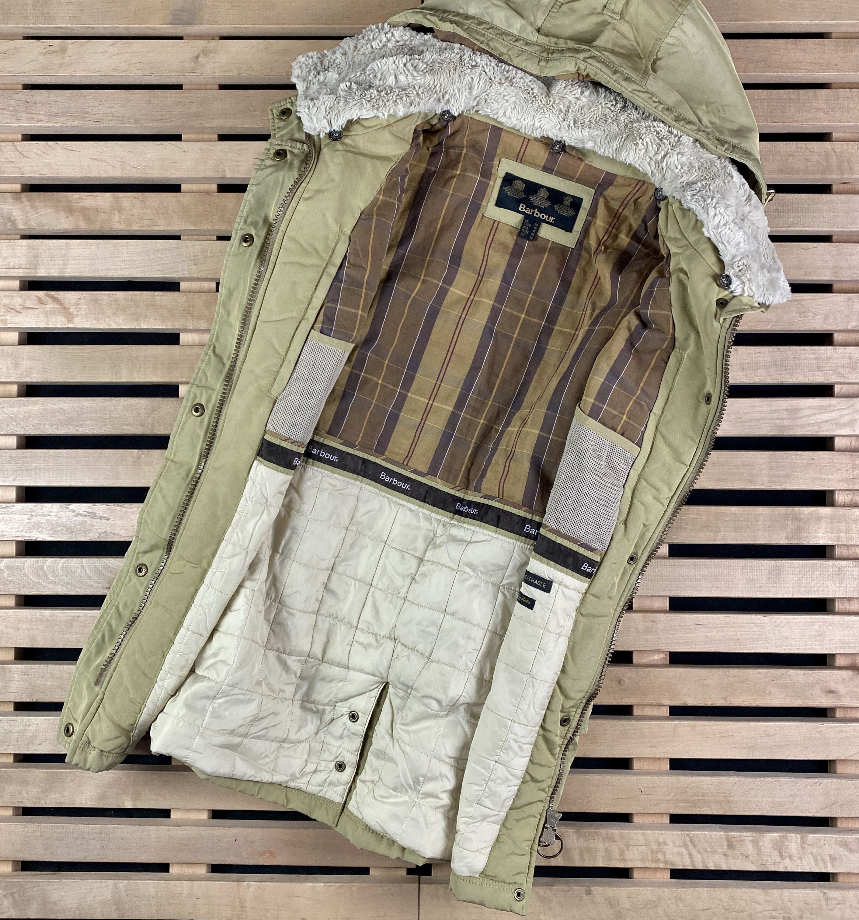 Barbour Womens Hooded Outlaw Jacket Barbour Waterproof Size UK 20 Size XXL / US 16-18 / IT 52-54 - 4 Thumbnail