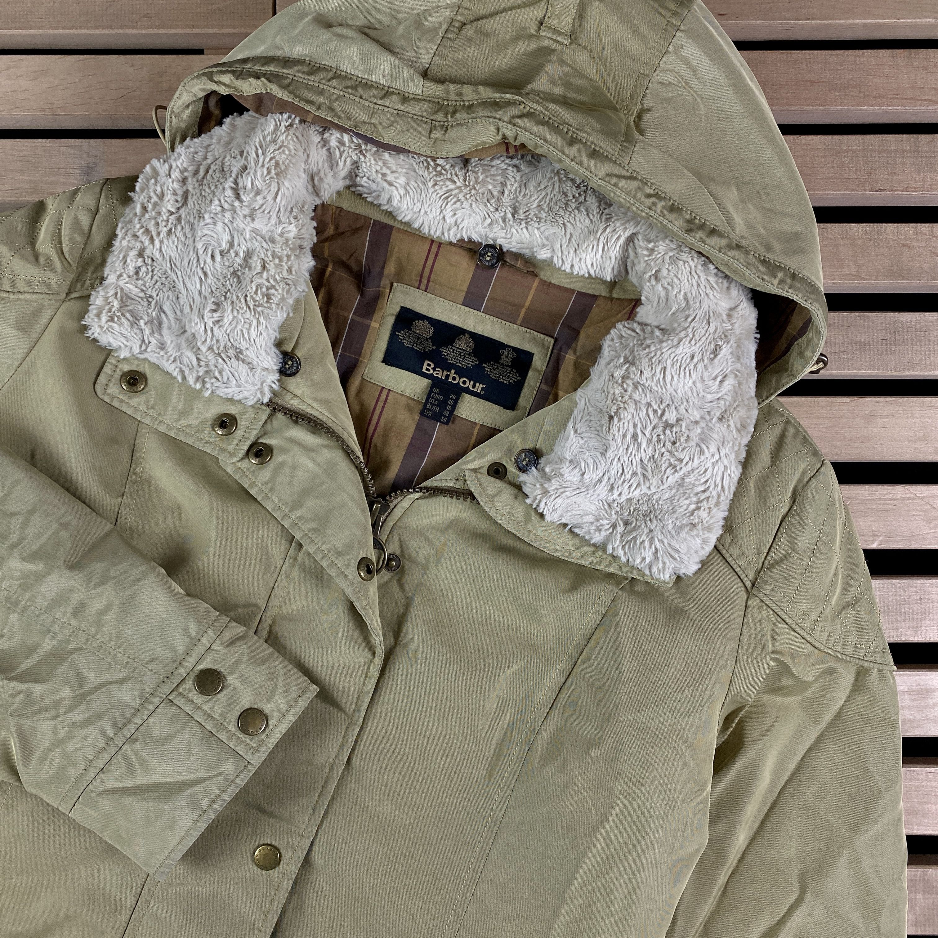 Barbour Womens Hooded Outlaw Jacket Barbour Waterproof Size UK 20 Size XXL / US 16-18 / IT 52-54 - 2 Thumbnail