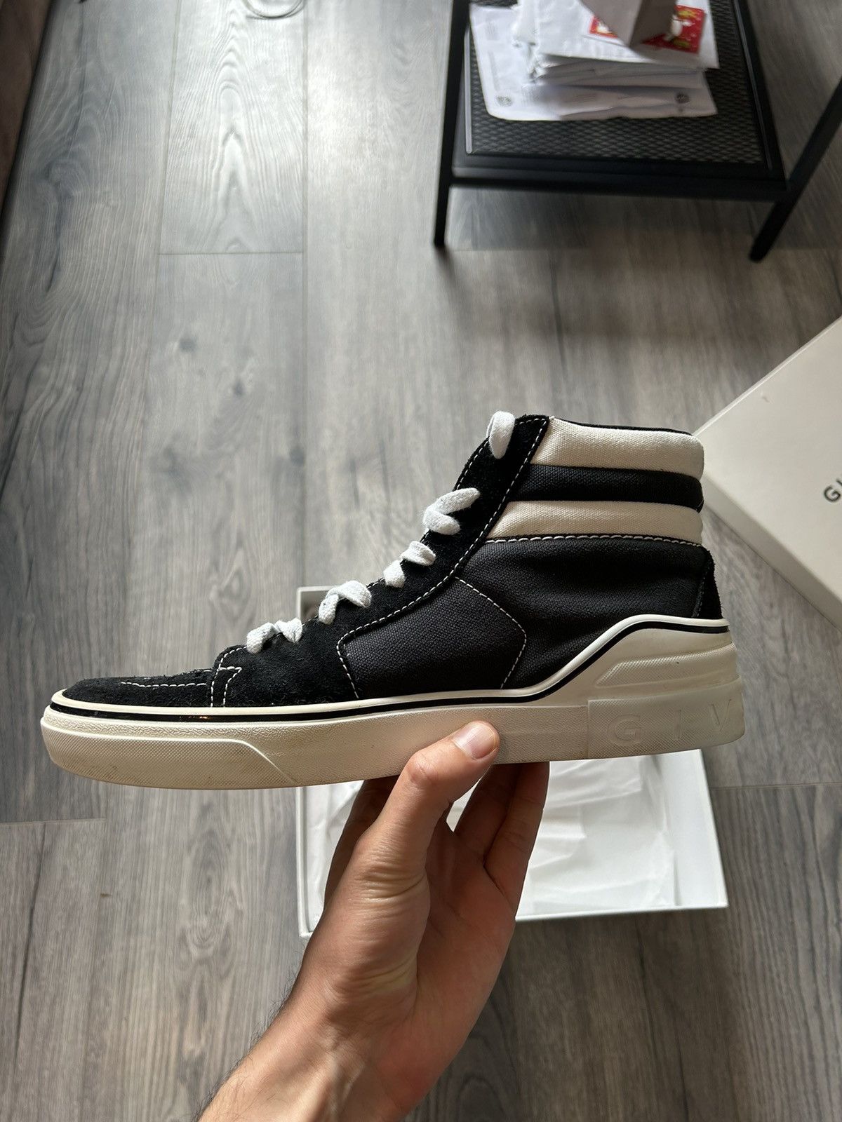Givenchy Givenchy George V Mid Sneaker Size 42 Size US 9 / EU 42 - 7 Thumbnail