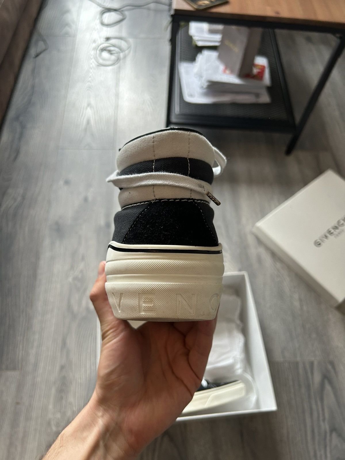 Givenchy Givenchy George V Mid Sneaker Size 42 Size US 9 / EU 42 - 11 Thumbnail