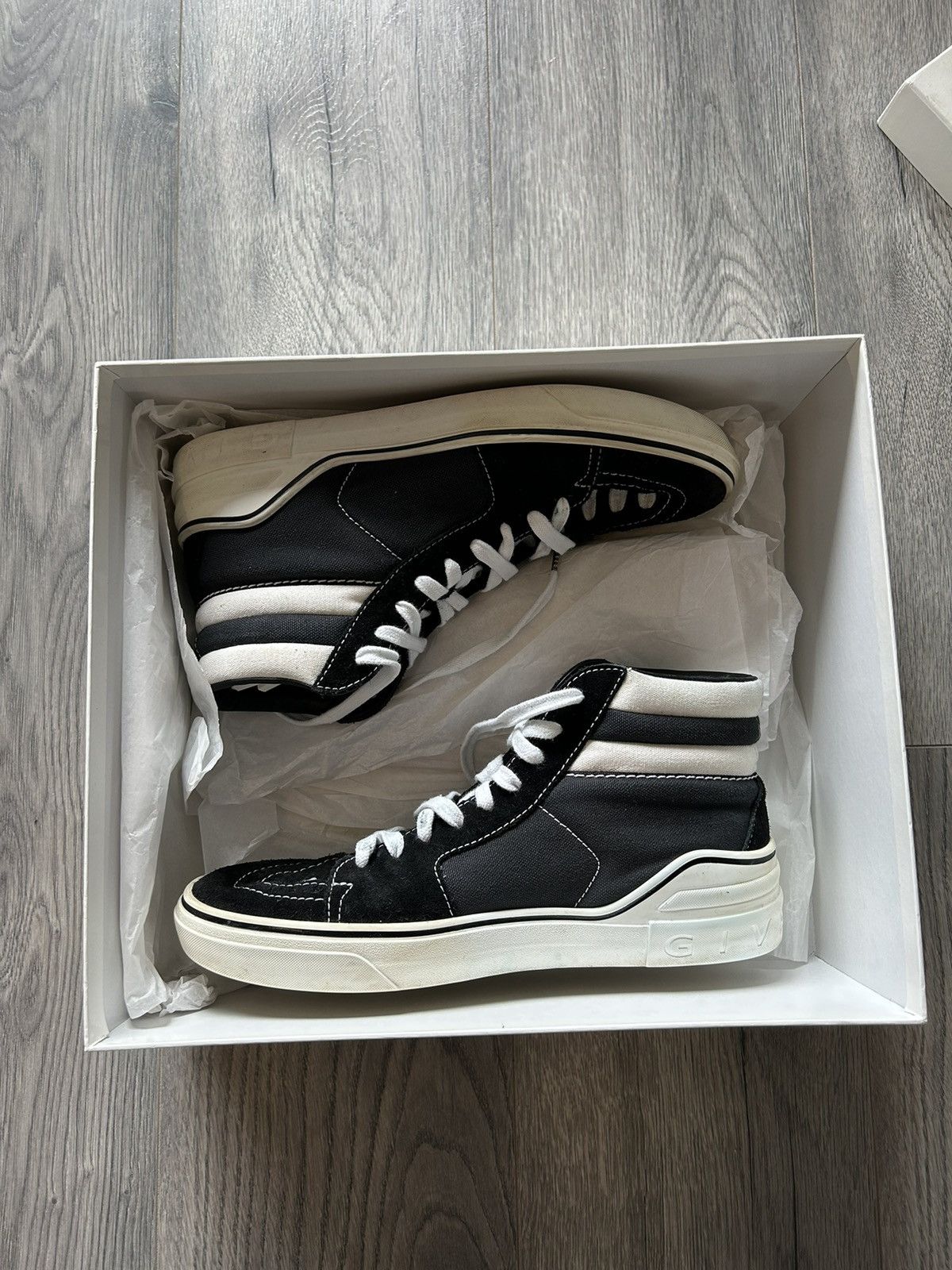 Givenchy Givenchy George V Mid Sneaker Size 42 Size US 9 / EU 42 - 2 Thumbnail