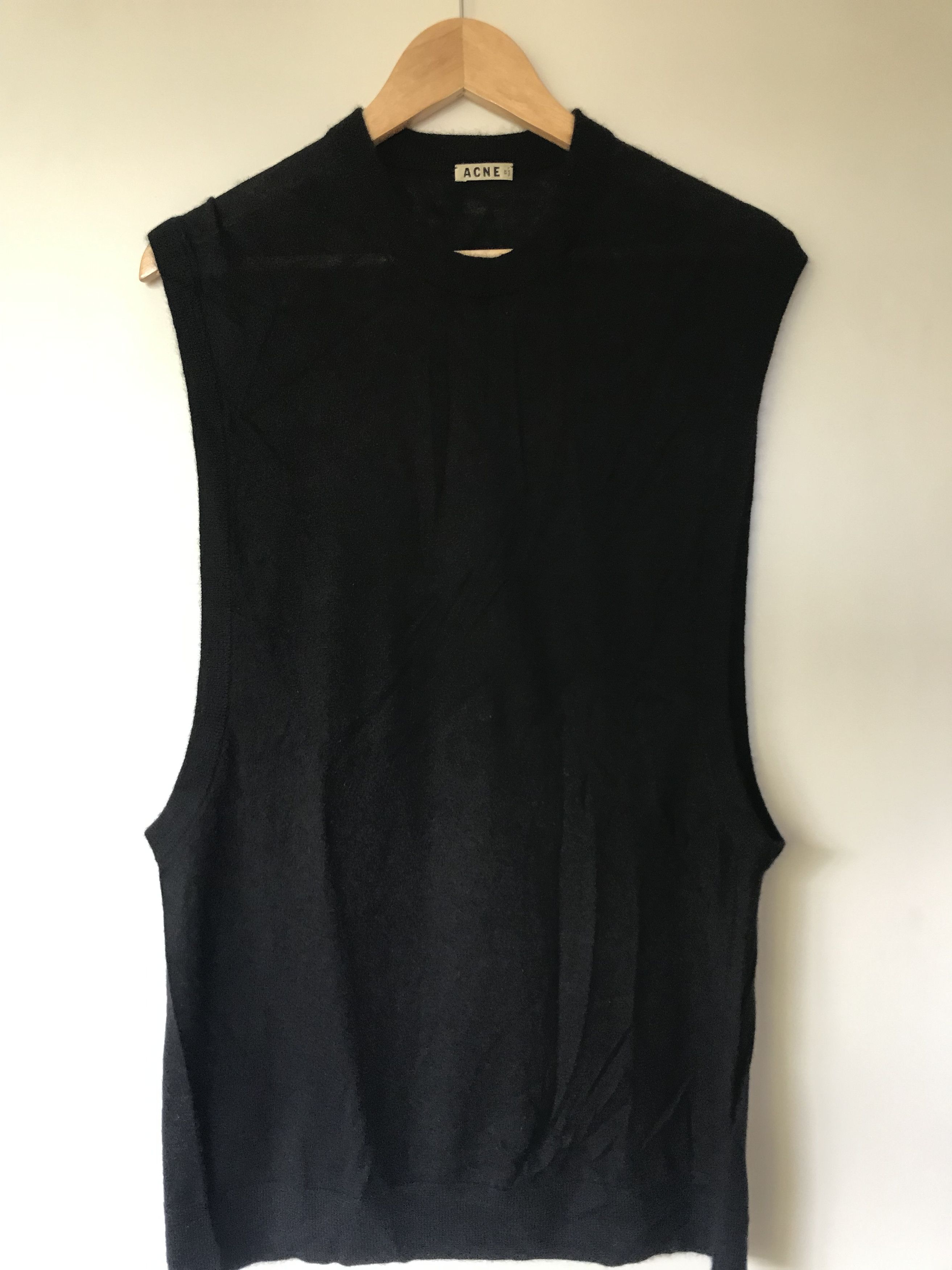 Acne 100% cashmere 'gangster' sleeveless knit