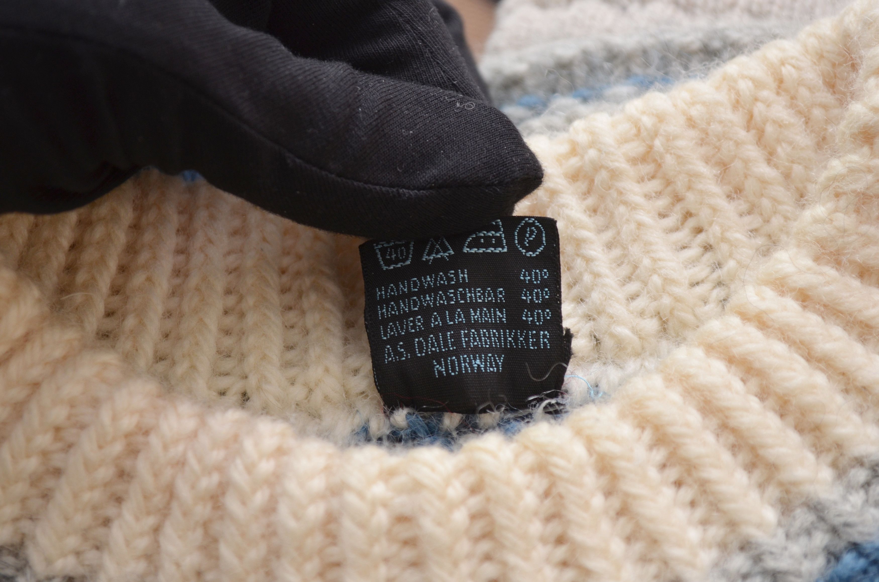 Dale Of Norway × Vintage Dale Of Norway Wool Knit Heavy Vintage Sweater Size L Size US L / EU 52-54 / 3 - 6 Thumbnail