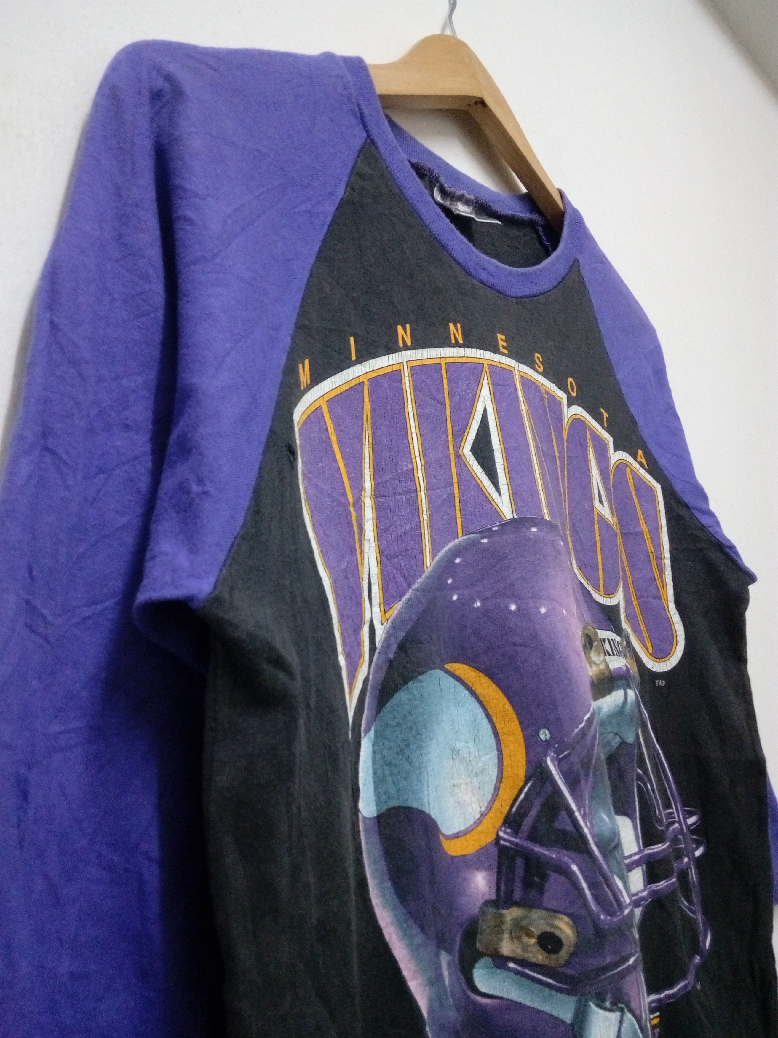 Vintage VINTAGE MINNESOTA VIKINGS RAGLAN SHIRT Size US S / EU 44-46 / 1 - 3 Thumbnail