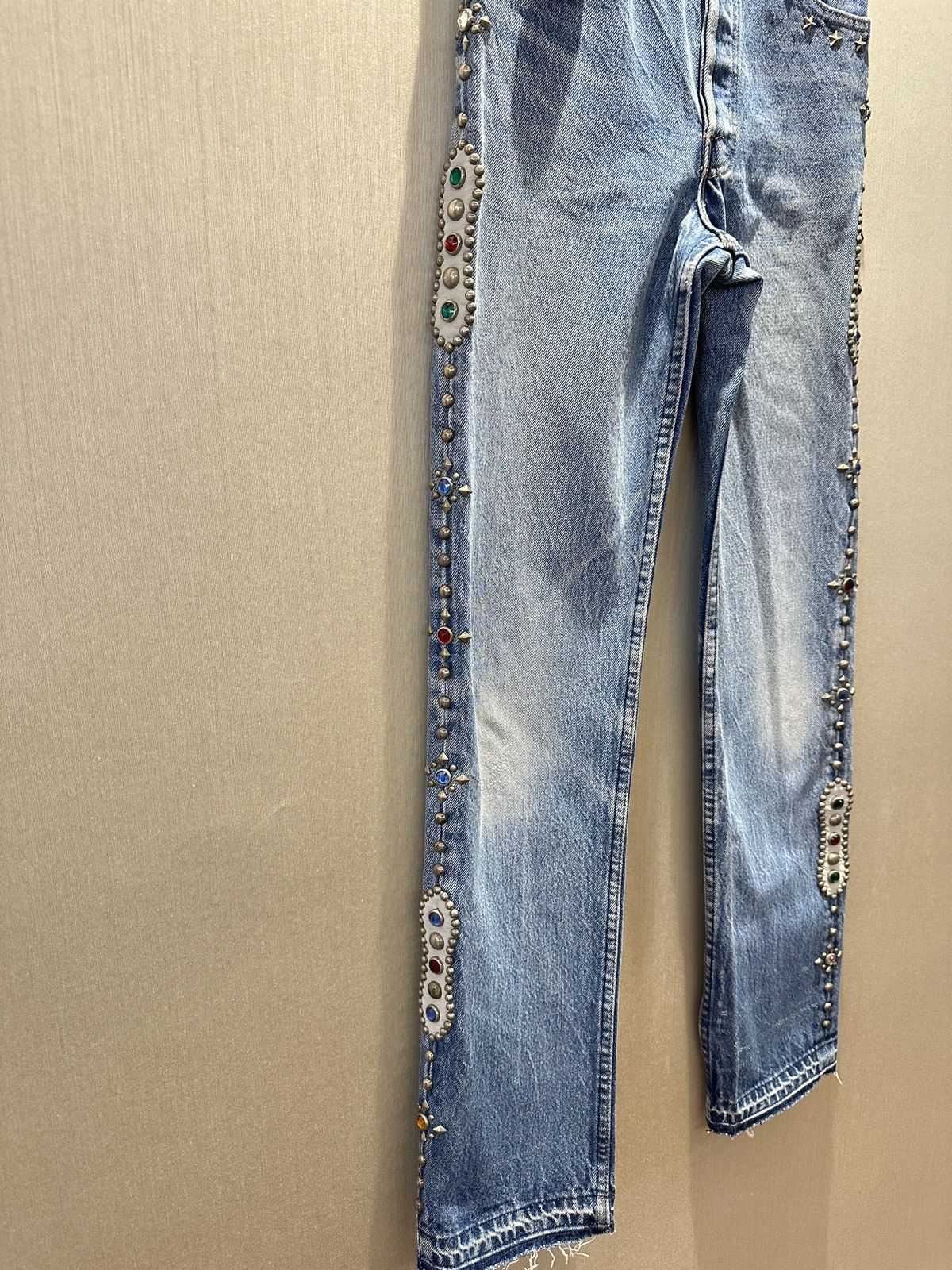 Hollywood Trading Company HTC IrregulaR HUMBLE Gemstone Studded Vintage Levi’s Jeans Size US 26 / EU 42 - 2 Thumbnail