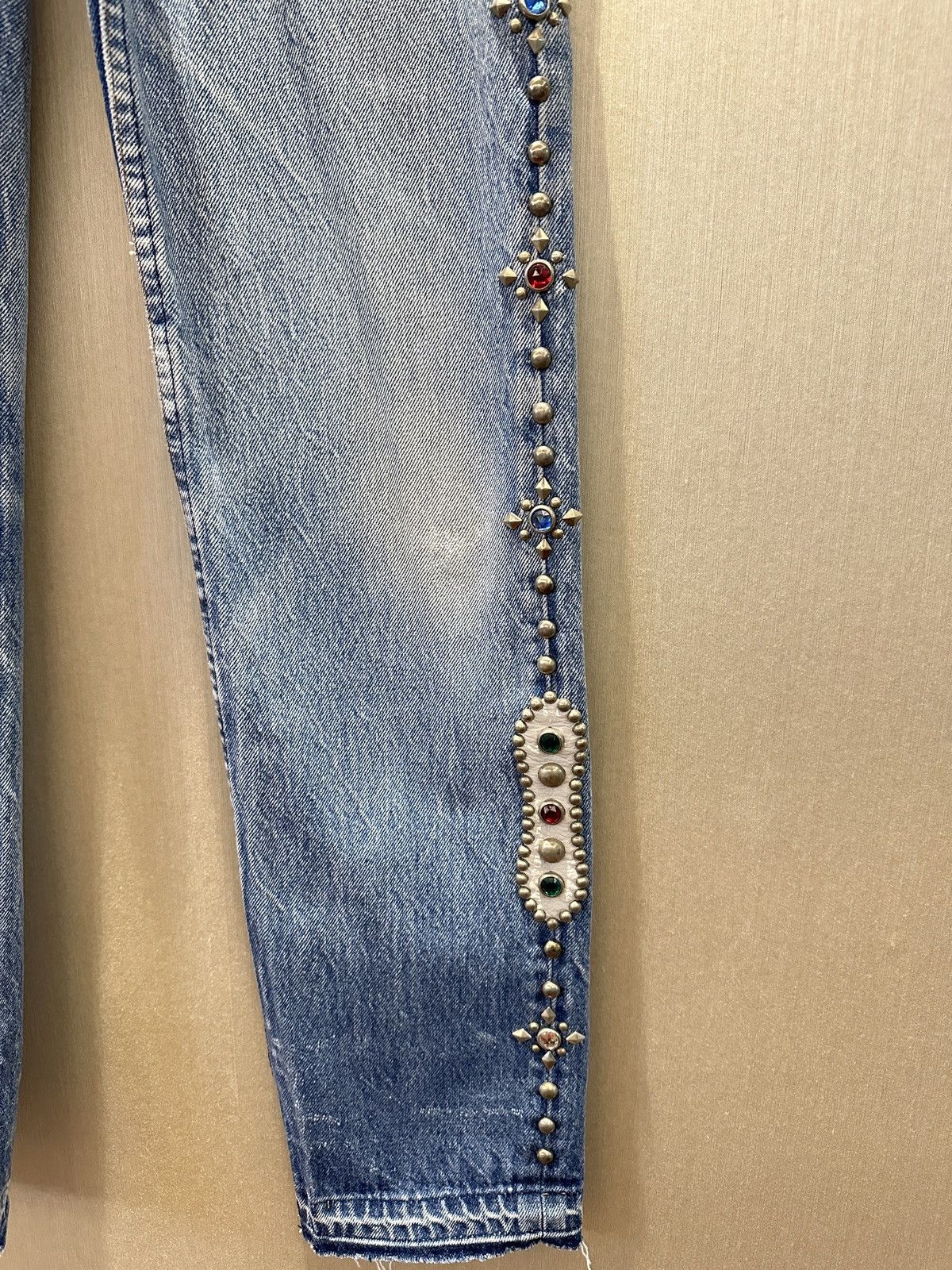 Hollywood Trading Company HTC IrregulaR HUMBLE Gemstone Studded Vintage Levi’s Jeans Size US 26 / EU 42 - 4 Thumbnail