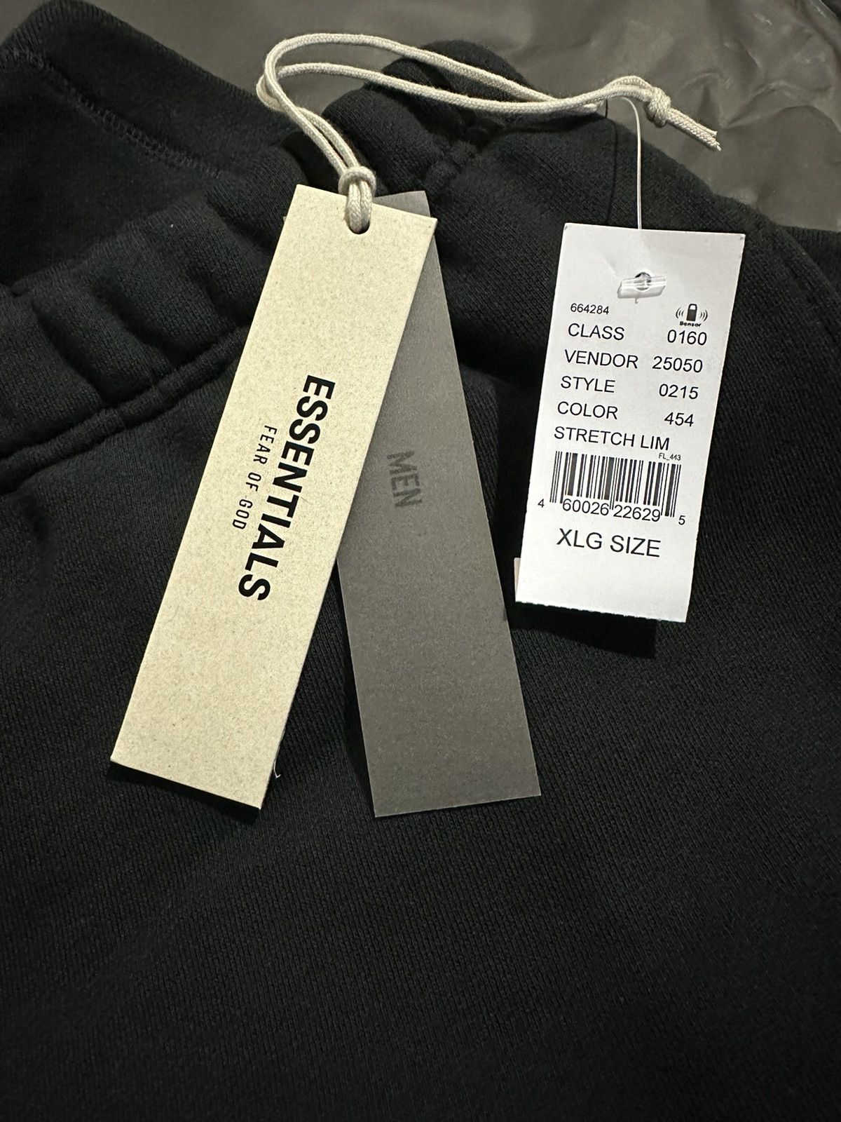 Fear of God Fear of god essentials black sweatshorts Size US 36 / EU 52 - 5 Thumbnail