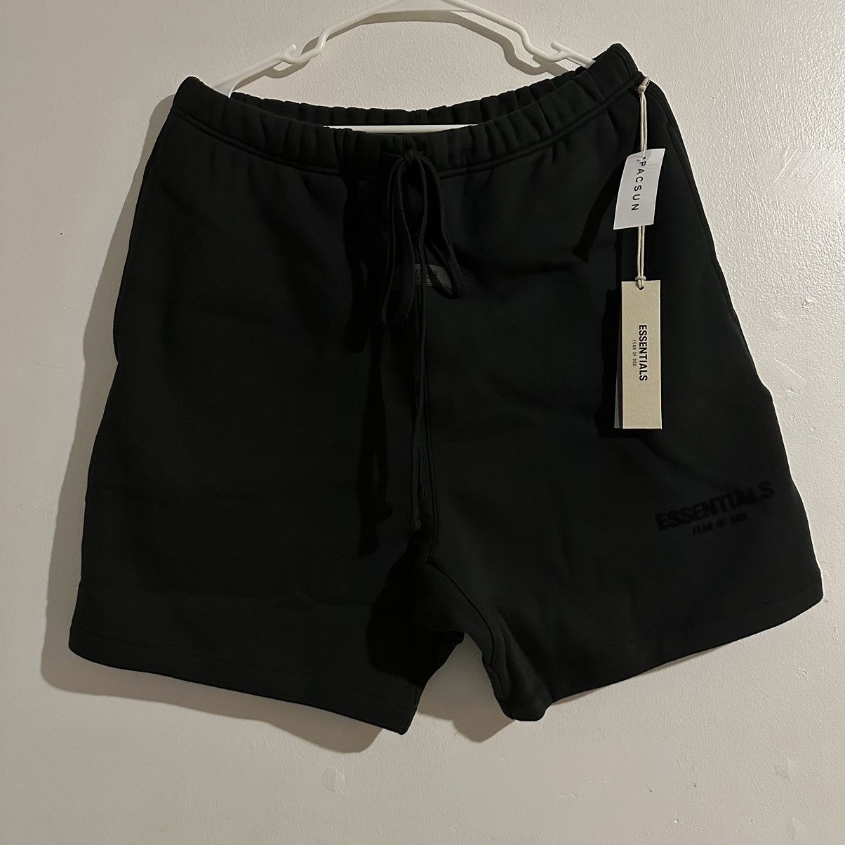 Fear of God Fear of god essentials black sweatshorts Size US 36 / EU 52 - 3 Thumbnail