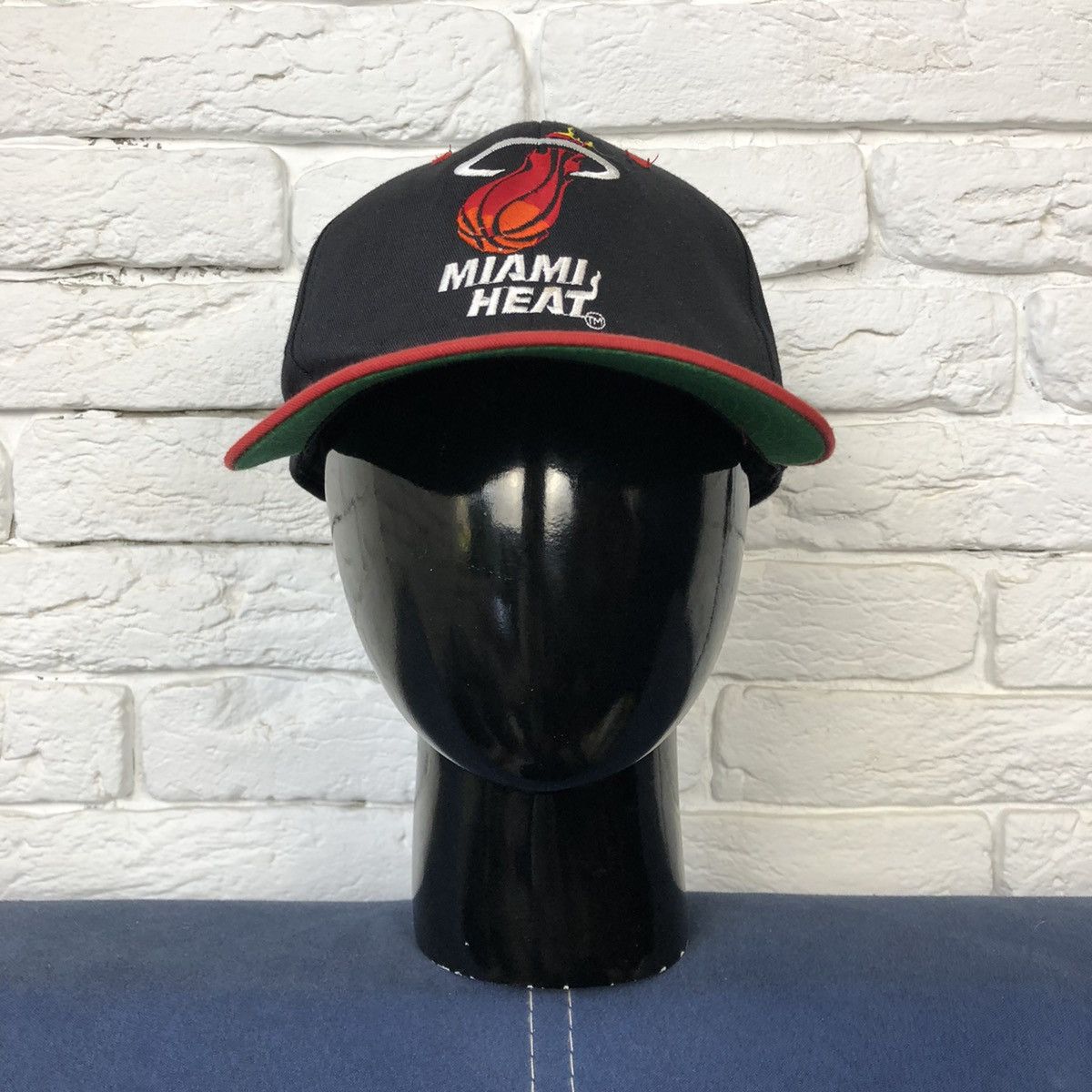 NBA Miami Heat vintage cap Size ONE SIZE - 2 Thumbnail