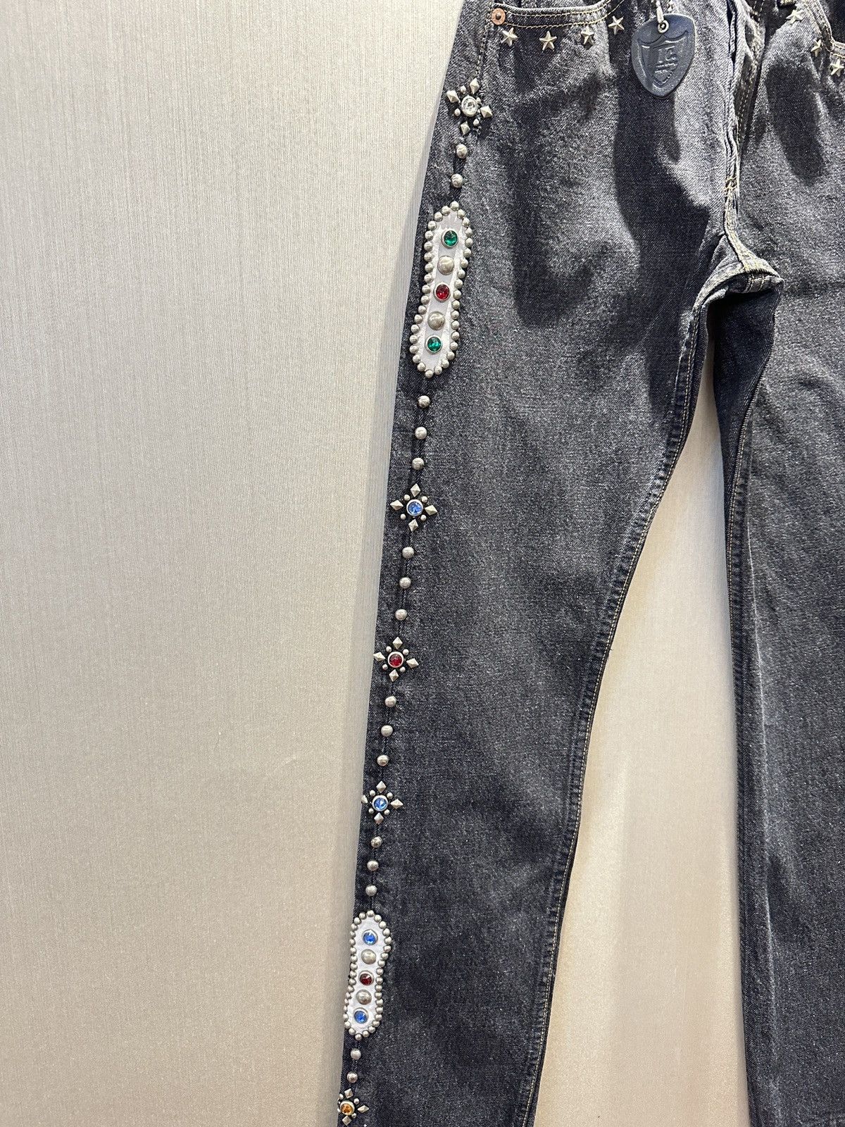 Hollywood Trading Company HTC IrregulaR HUMBLE Gemstone Studded Vintage Levi’s Jeans Size US 26 / EU 42 - 2 Thumbnail