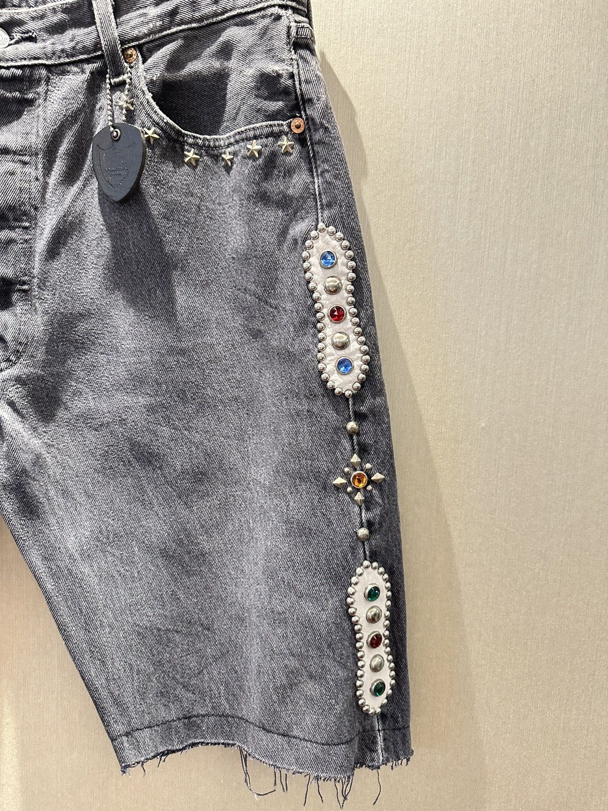 Hollywood Trading Company HTC IrregulaR HUMBLE Gemstone Studded Vintage Levi’s Shorts Size US 34 / EU 50 - 3 Thumbnail